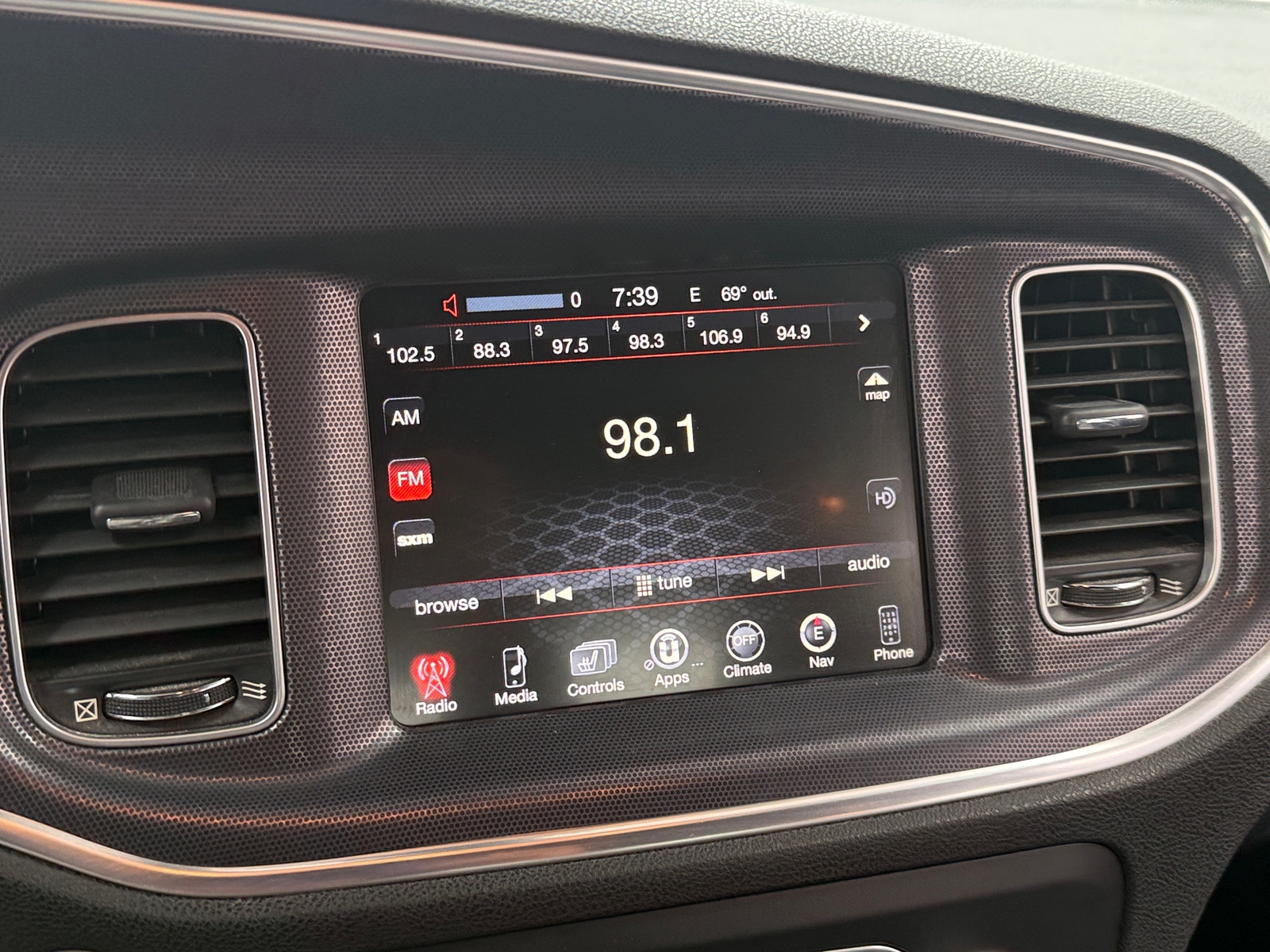 Thumbnail: 2015 Dodge Charger - 3