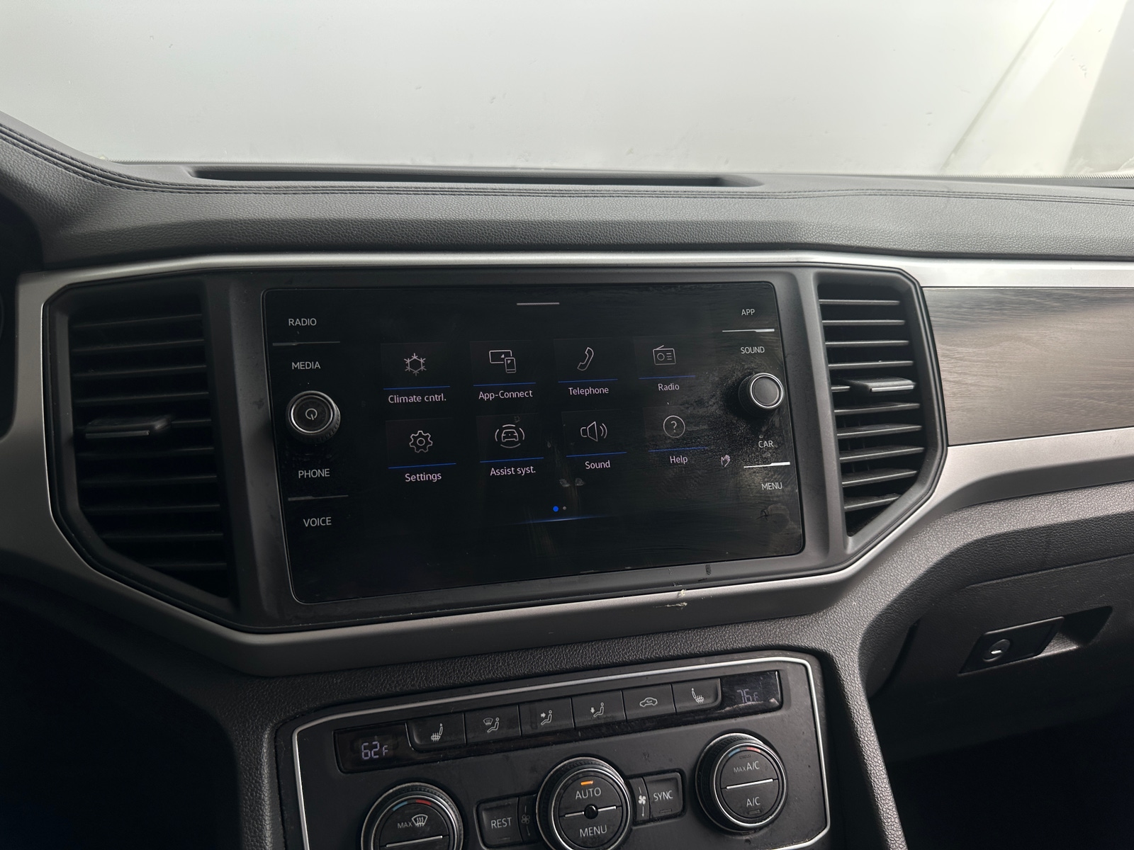 Thumbnail: 2021 Volkswagen Atlas - 4