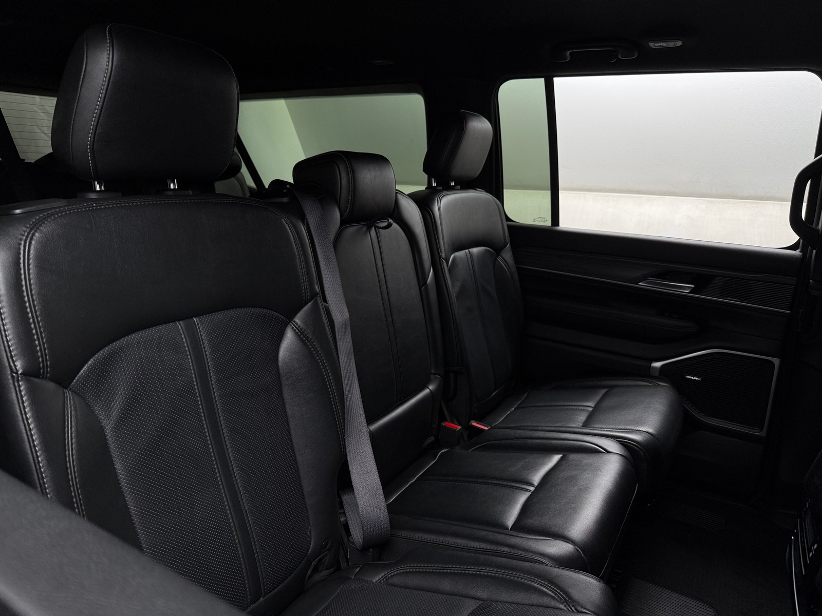 Thumbnail: 2024 Jeep Wagoneer - 5