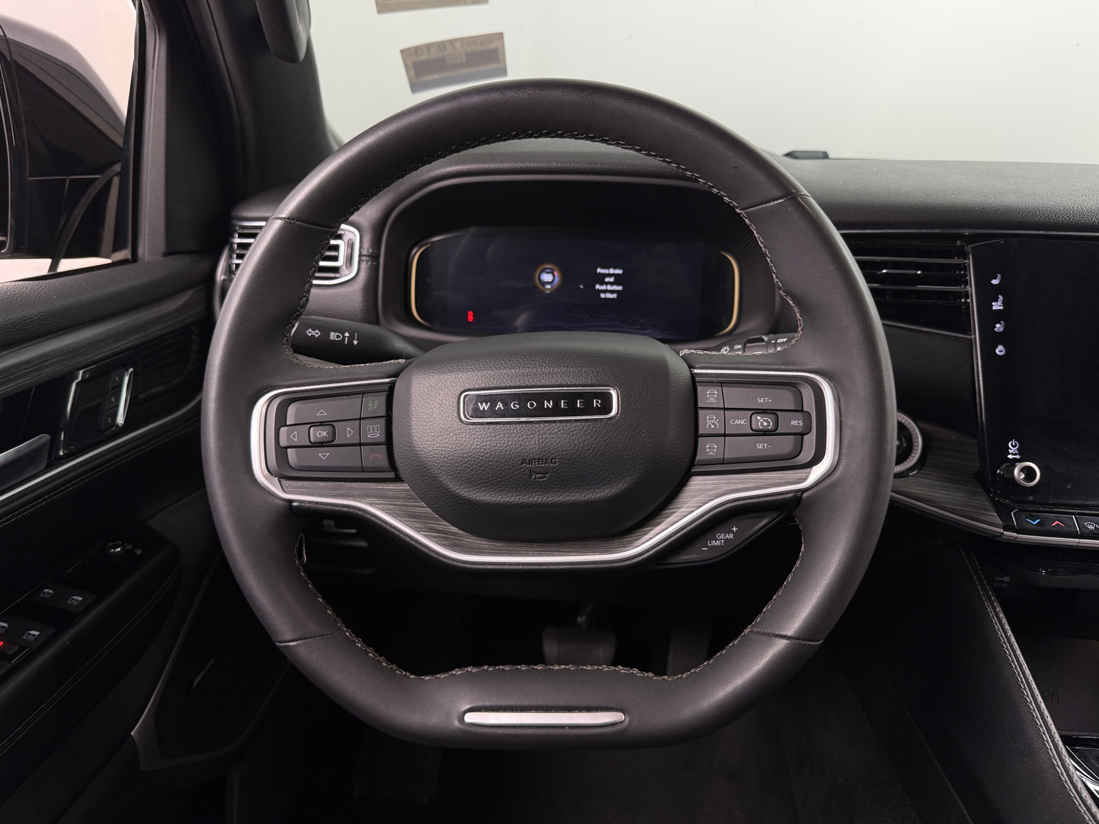 Thumbnail: 2024 Jeep Wagoneer - 4