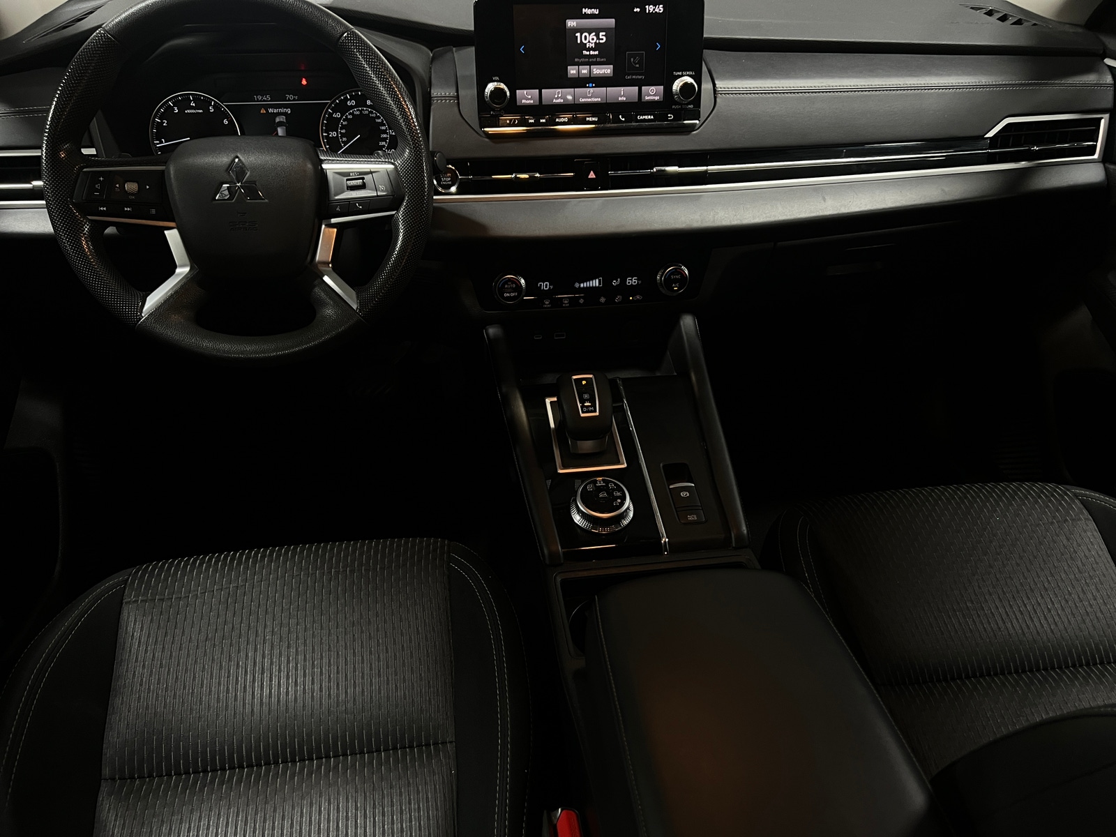 Thumbnail: 2022 Mitsubishi Outlander - 3