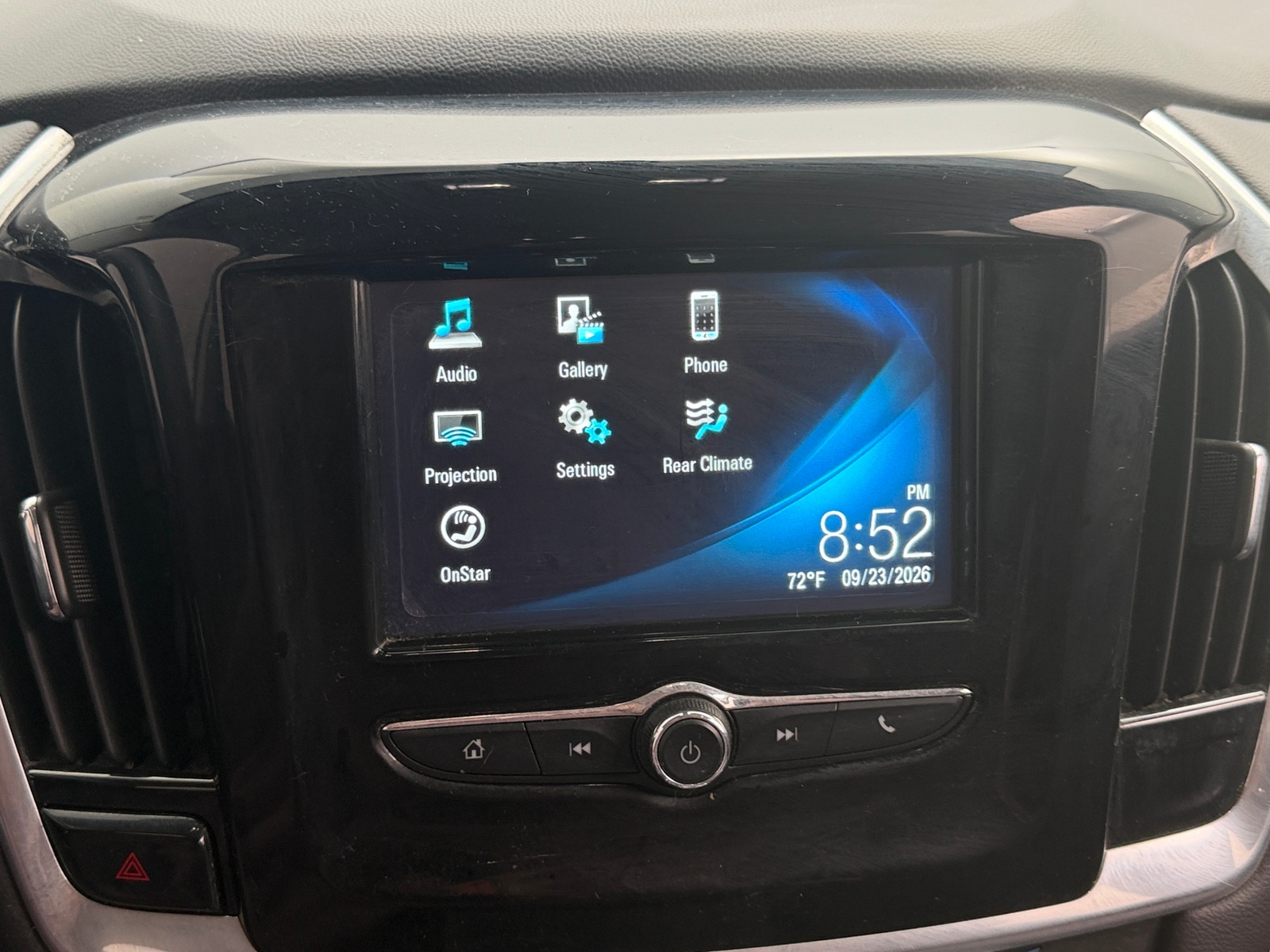 Thumbnail: 2018 Chevrolet Traverse - 4