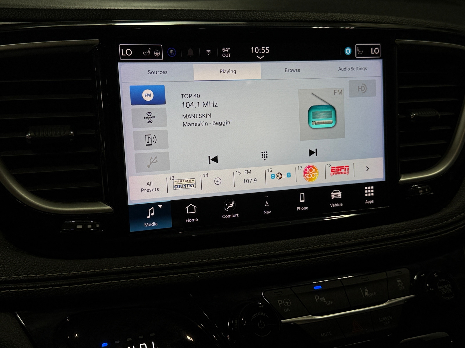 Thumbnail: 2024 Chrysler Pacifica - 3