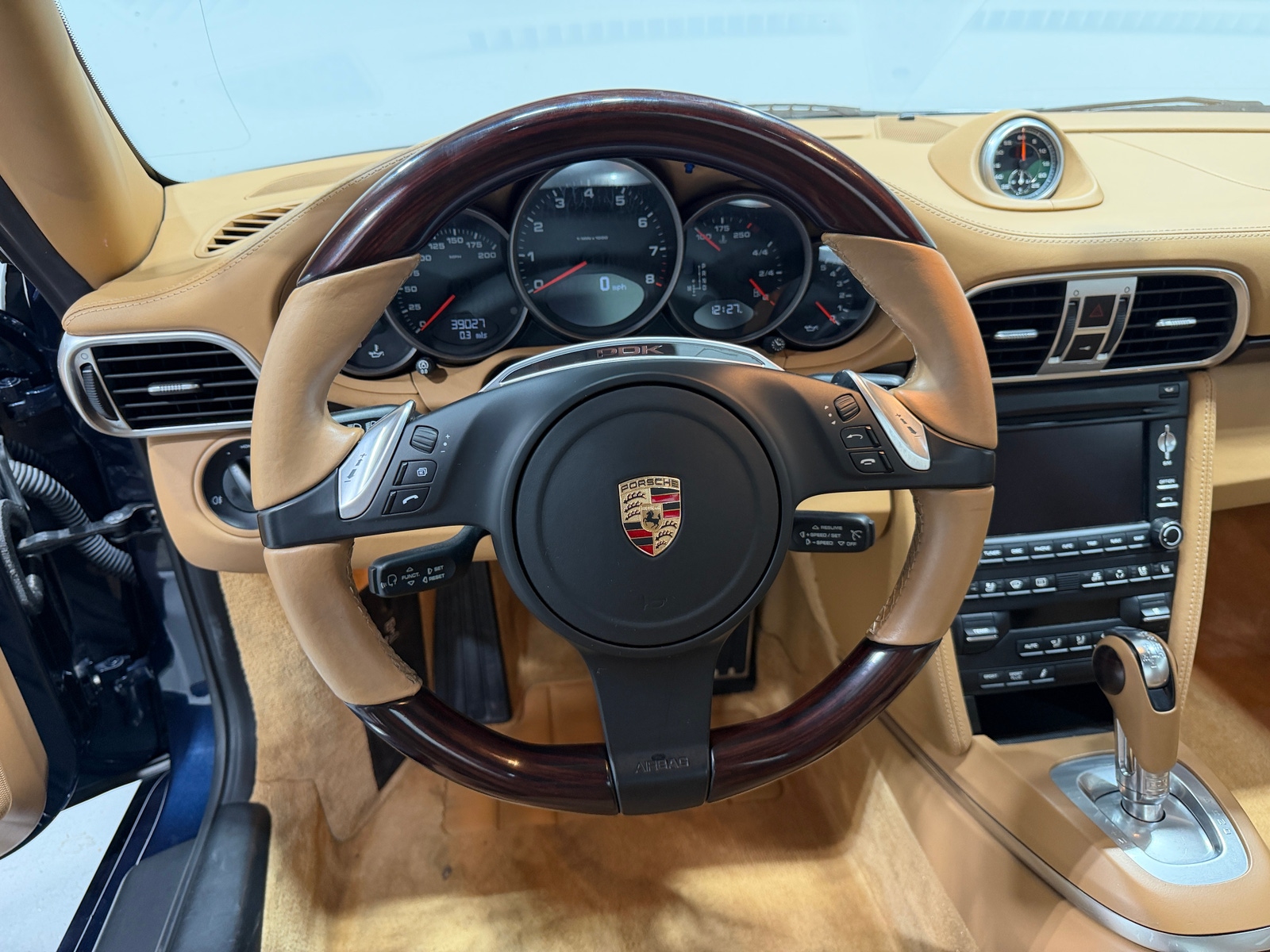 Thumbnail: 2011 Porsche 911 - 3