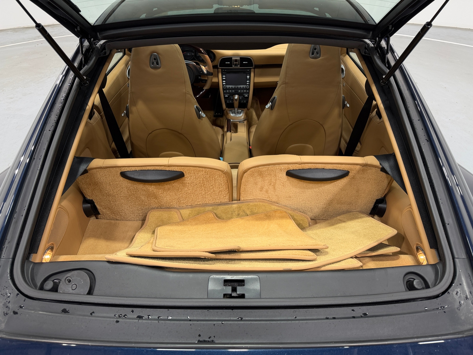 Thumbnail: 2011 Porsche 911 - 4