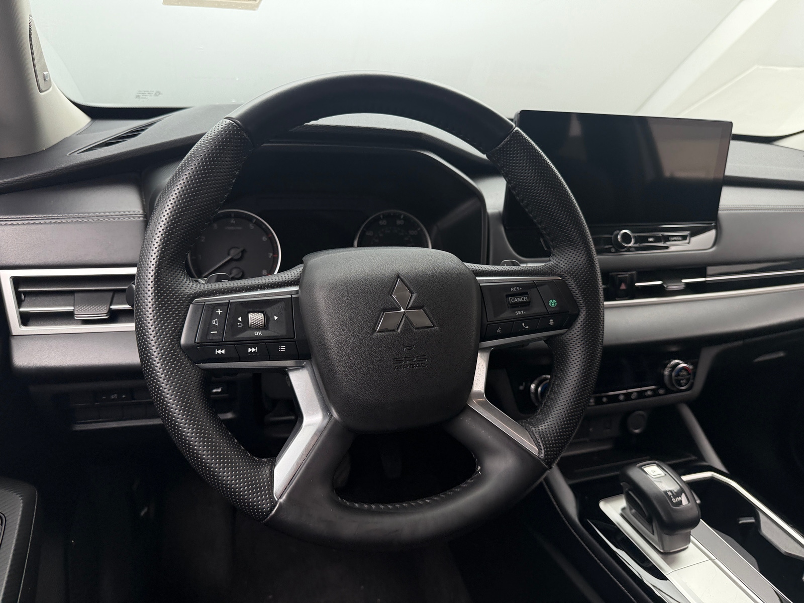 Thumbnail: 2025 Mitsubishi Outlander - 4