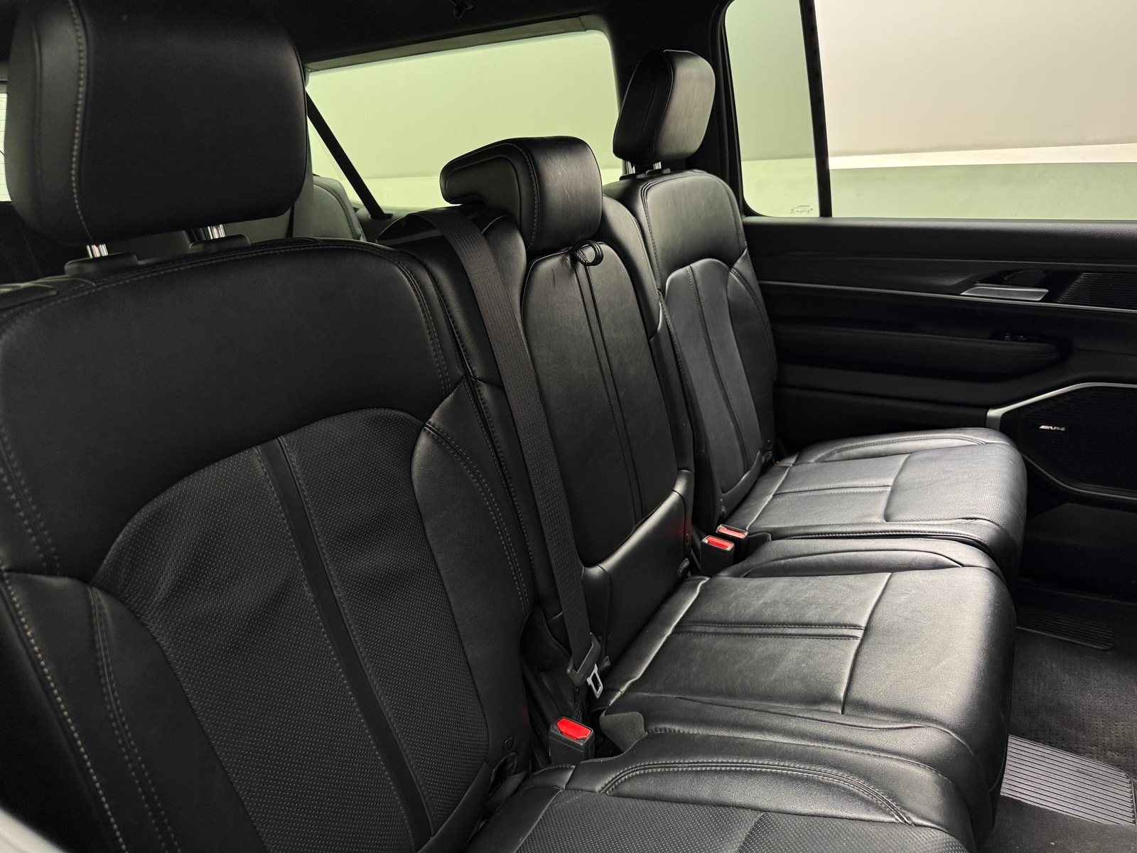 Thumbnail: 2024 Jeep Wagoneer - 5