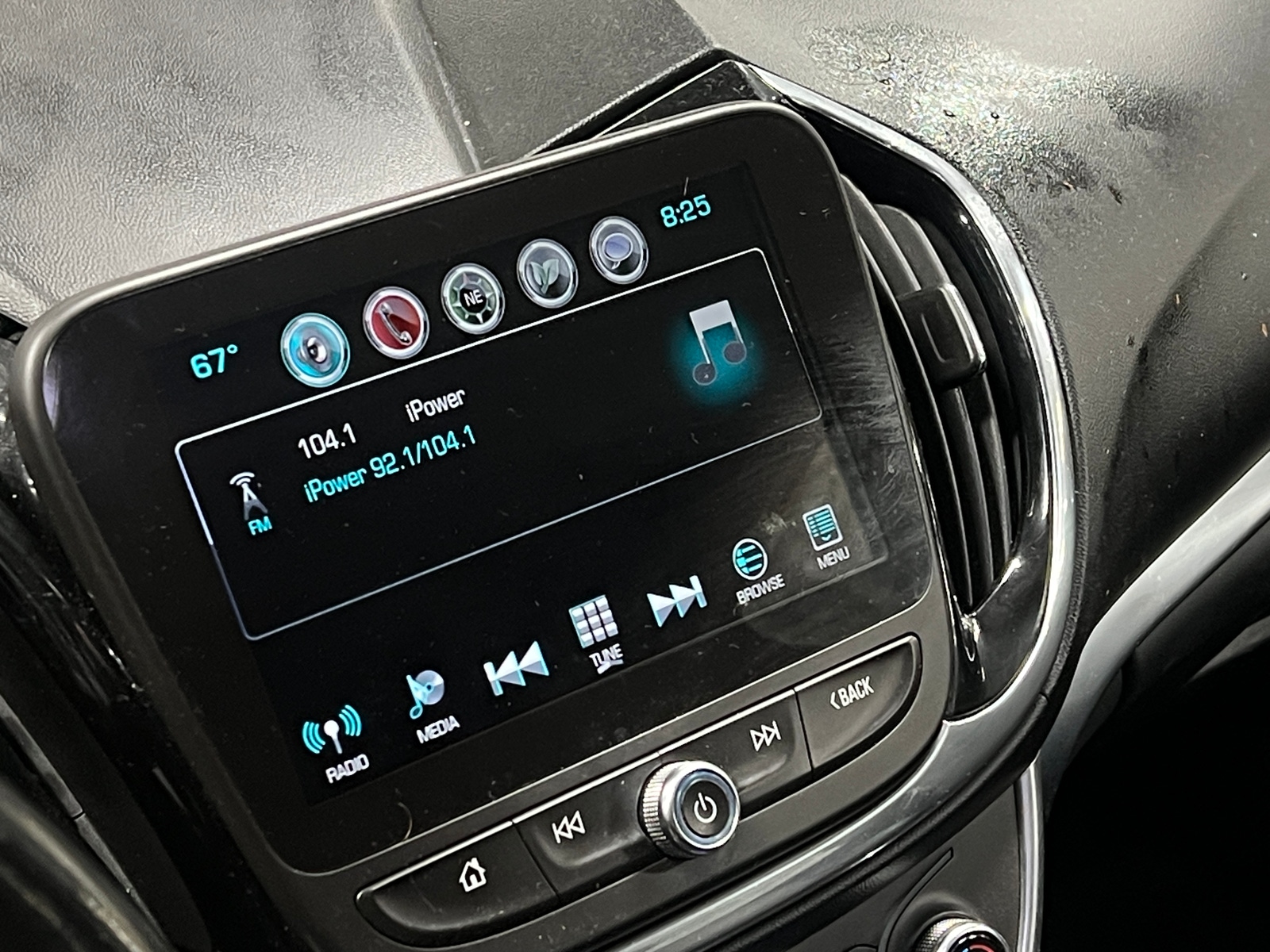 Thumbnail: 2017 Chevrolet Volt - 3