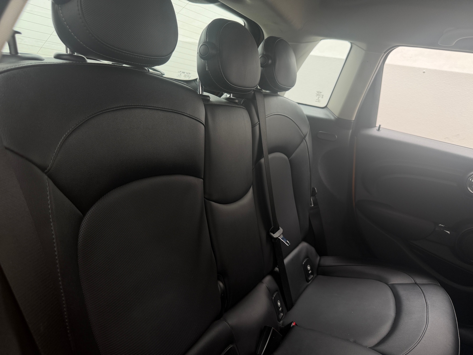 Thumbnail: 2015 MINI Cooper Hardtop - 6