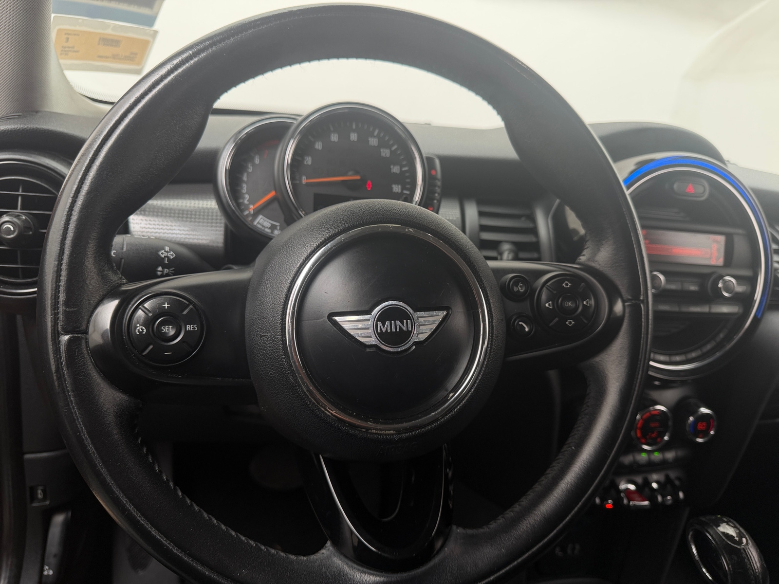 Thumbnail: 2015 MINI Cooper Hardtop - 5