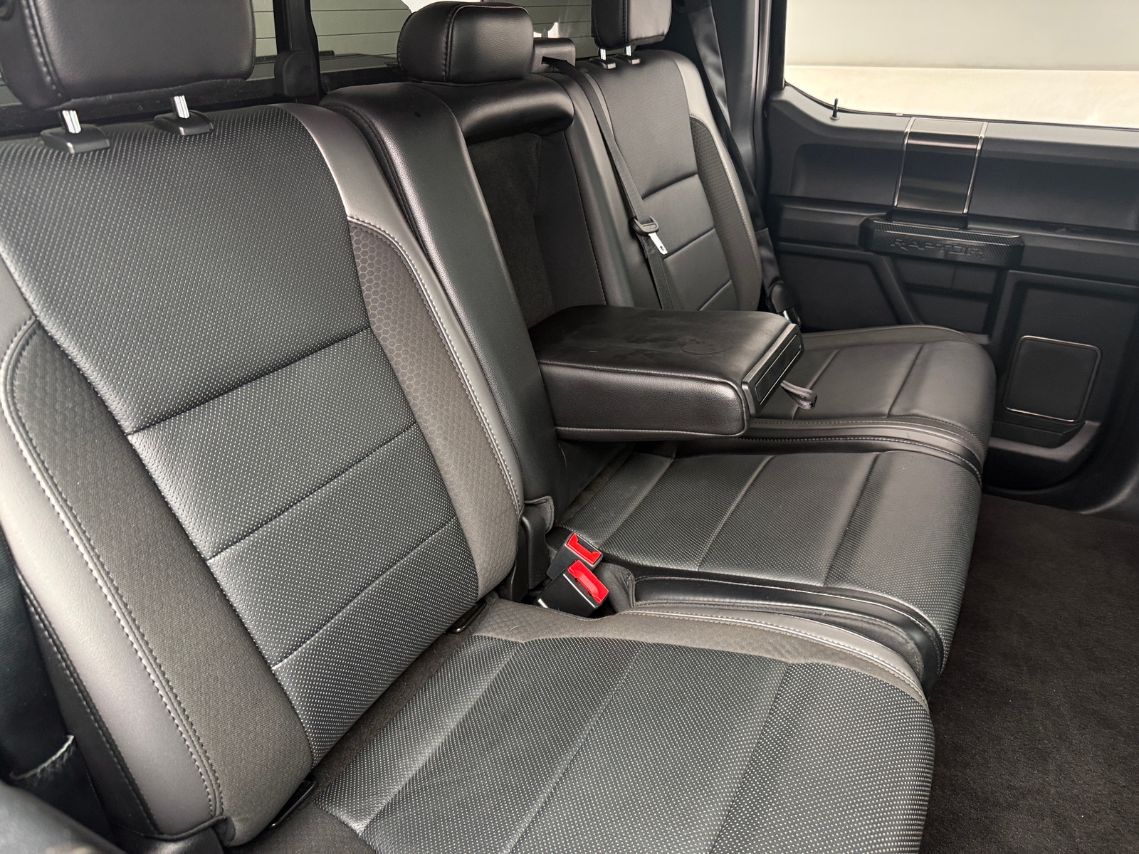 Thumbnail: 2019 Ford Econoline - 5