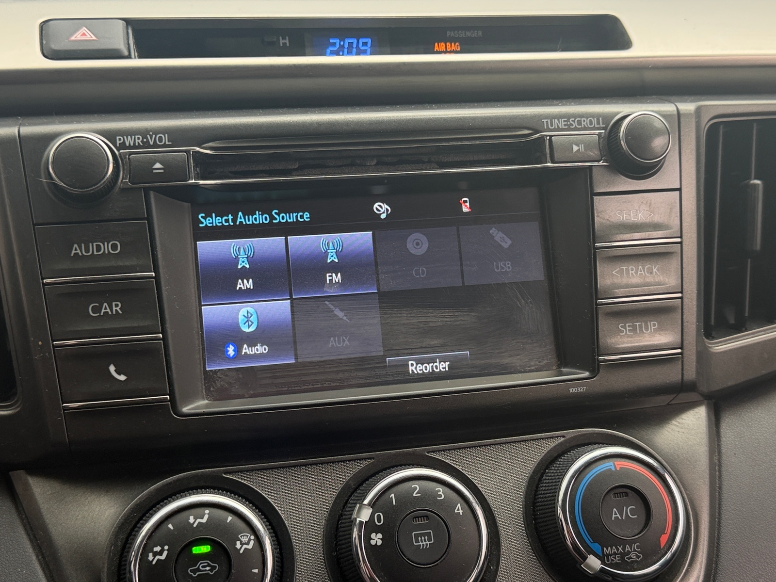 Thumbnail: 2015 Toyota RAV4 - 4