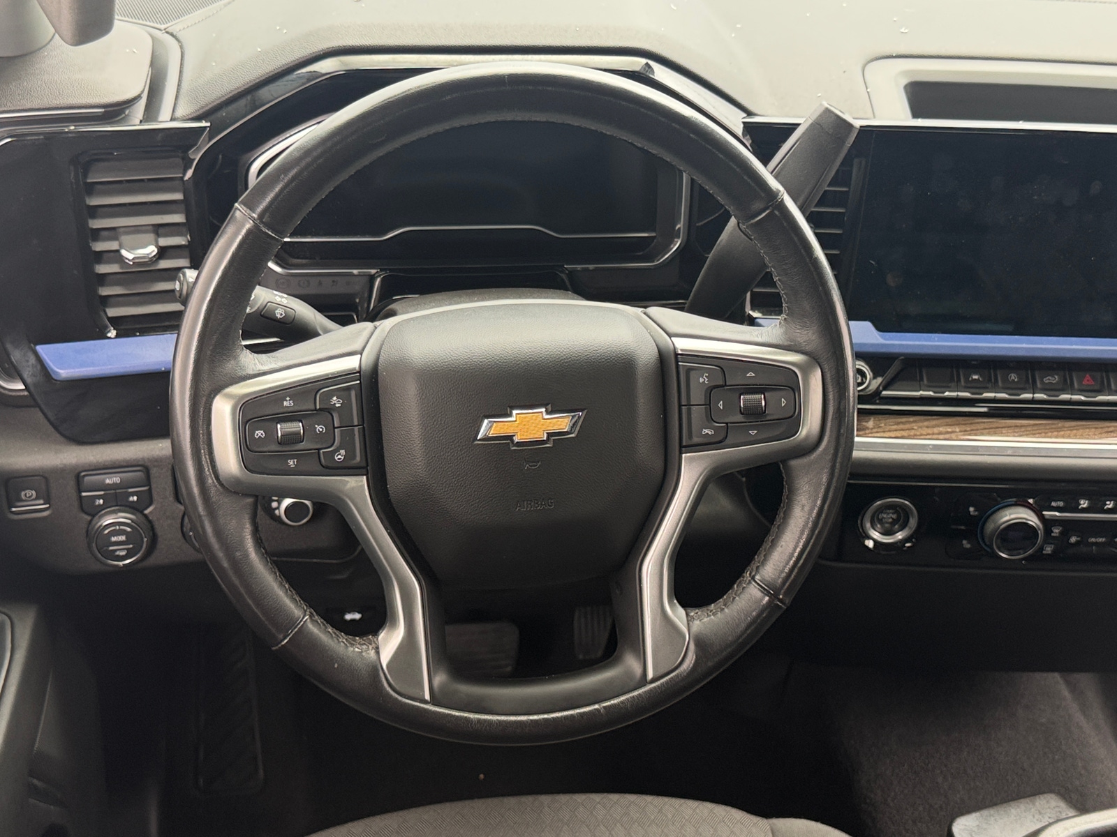 Thumbnail: 2022 Chevrolet Silverado 1500 - 5