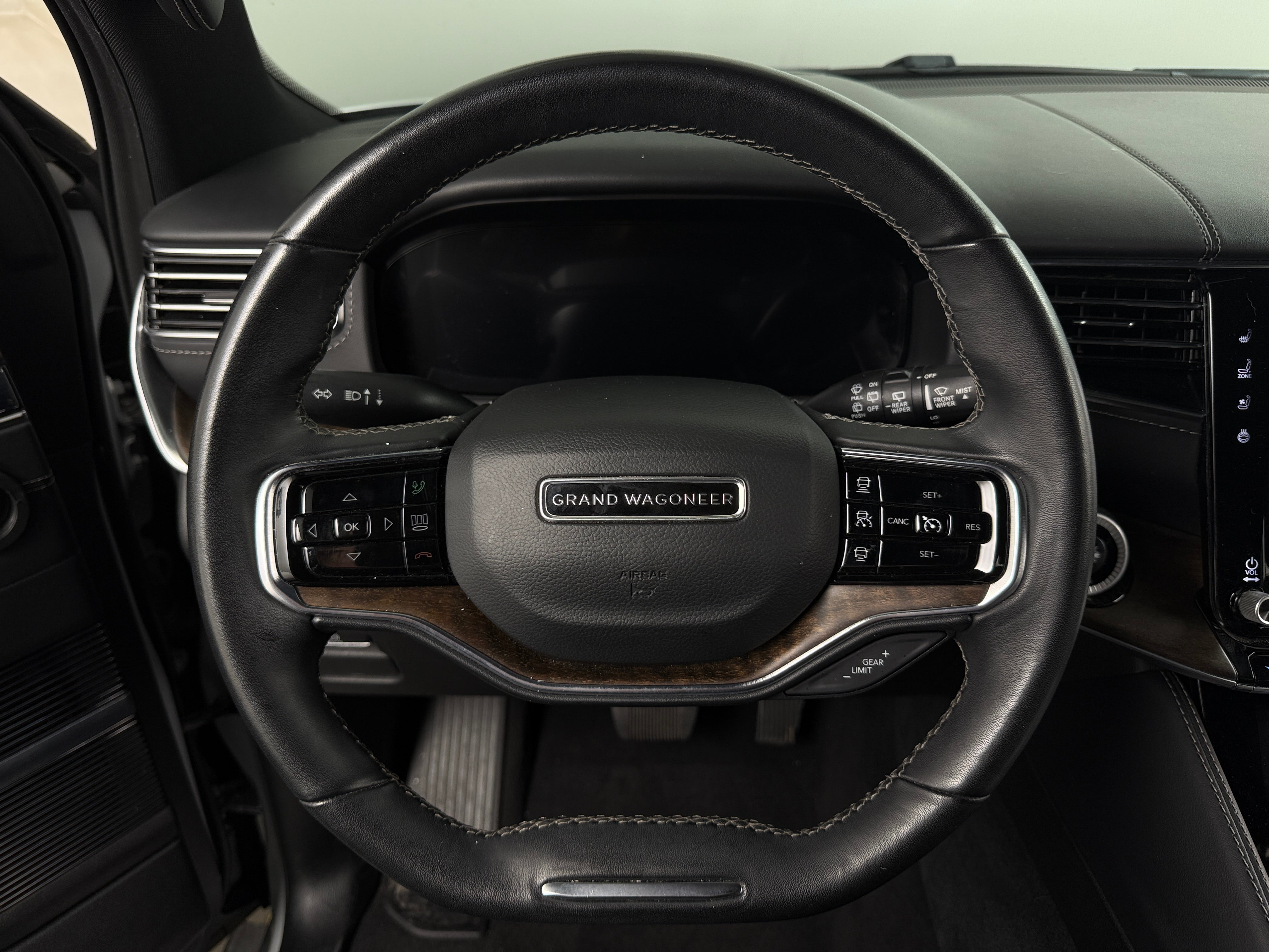 2024 Jeep Grand Wagoneer L