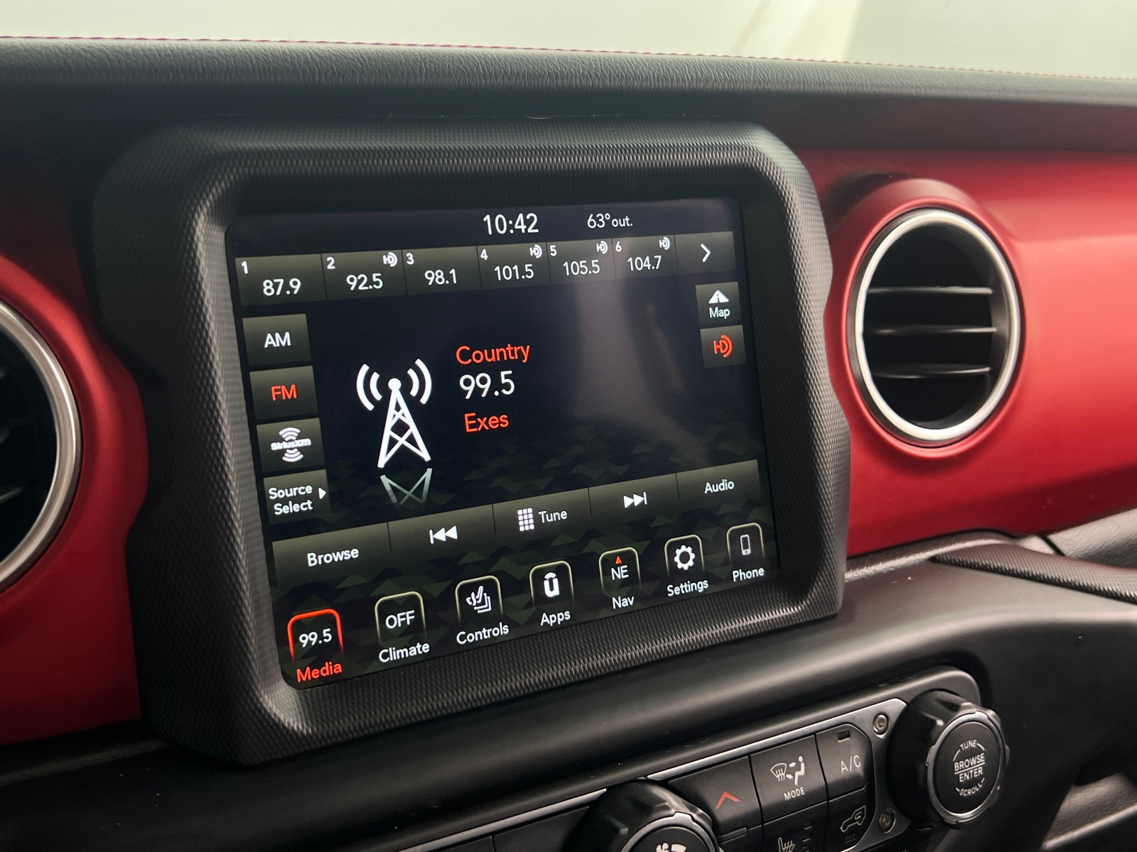 Thumbnail: 2020 Jeep Gladiator - 3