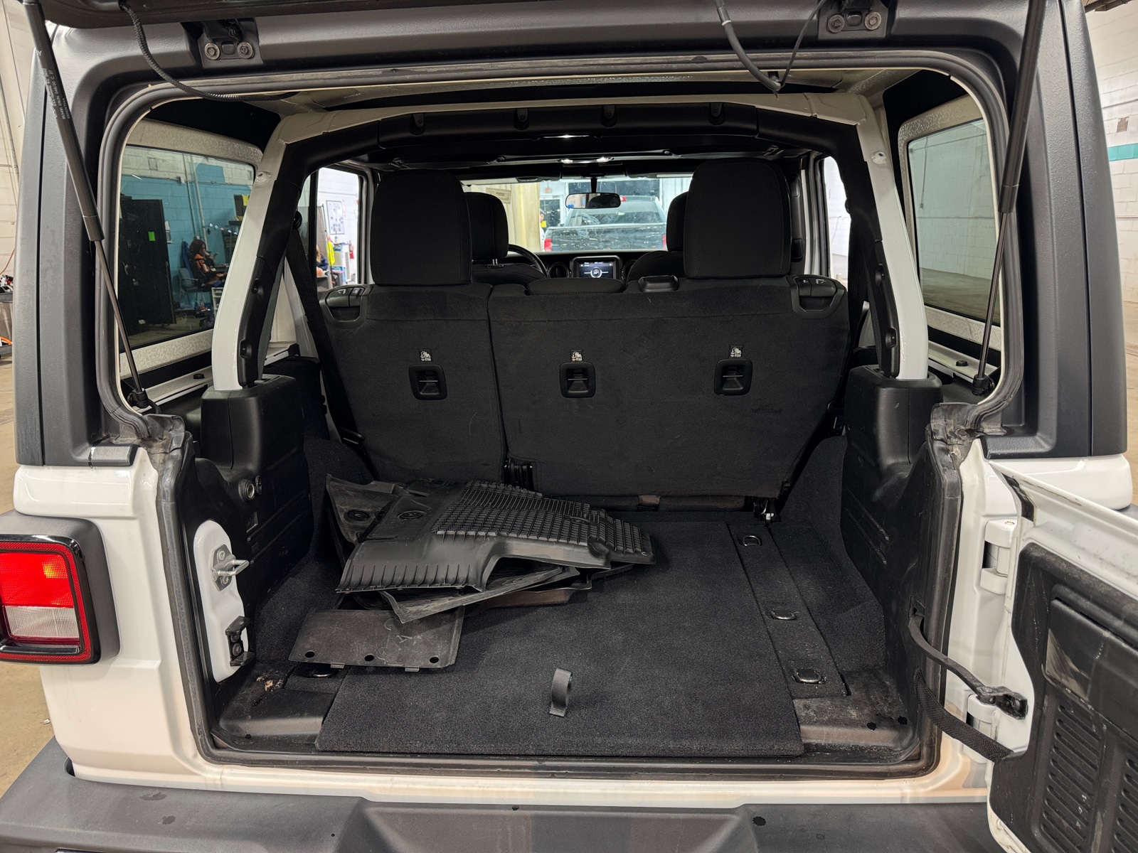 Thumbnail: 2020 Jeep Wrangler - 7