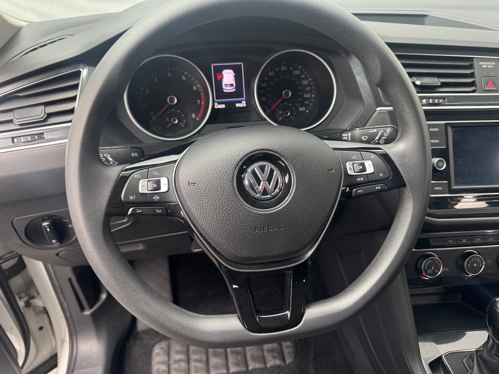 Thumbnail: 2020 Volkswagen Tiguan - 5