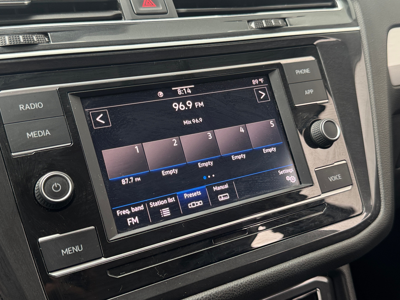 Thumbnail: 2020 Volkswagen Tiguan - 4