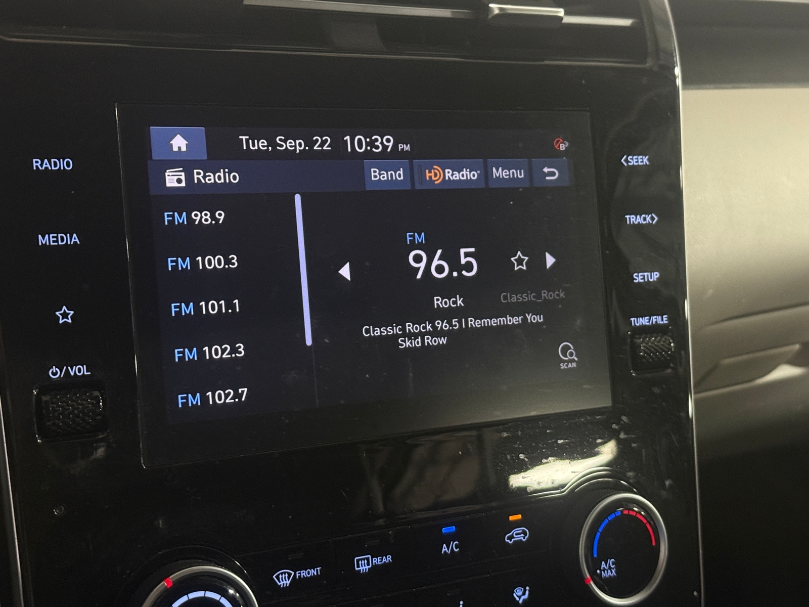 Thumbnail: 2022 Hyundai Tucson - 4