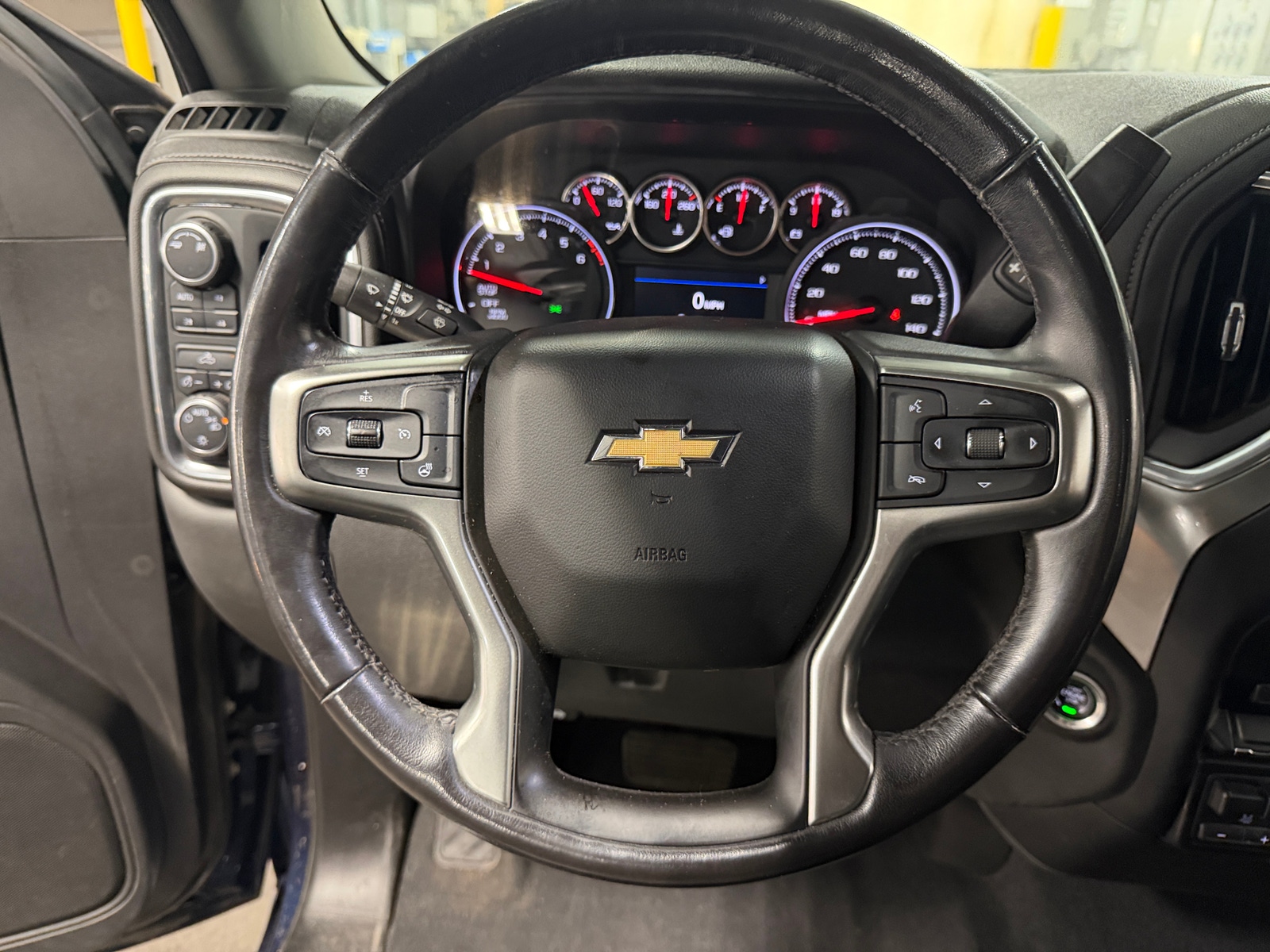 Thumbnail: 2019 Chevrolet Silverado 1500 - 5