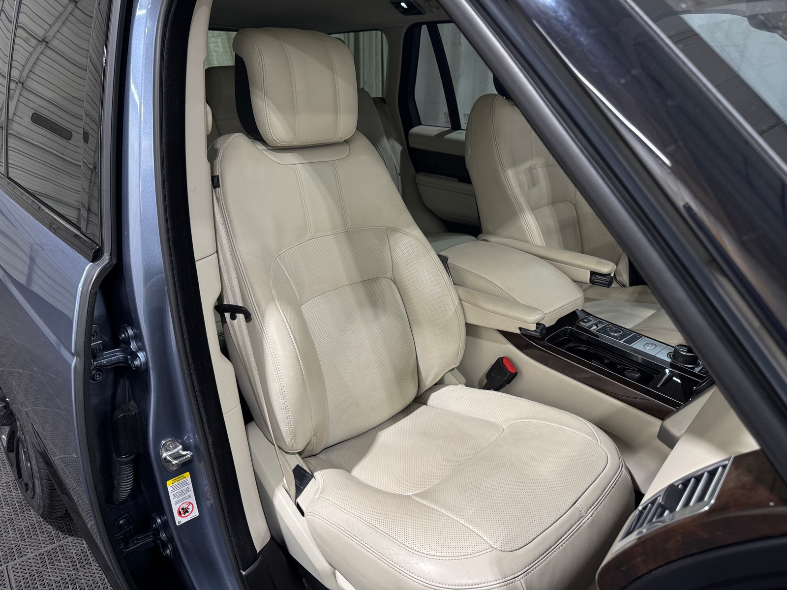 Thumbnail: 2020 Land Rover Range Rover - 2
