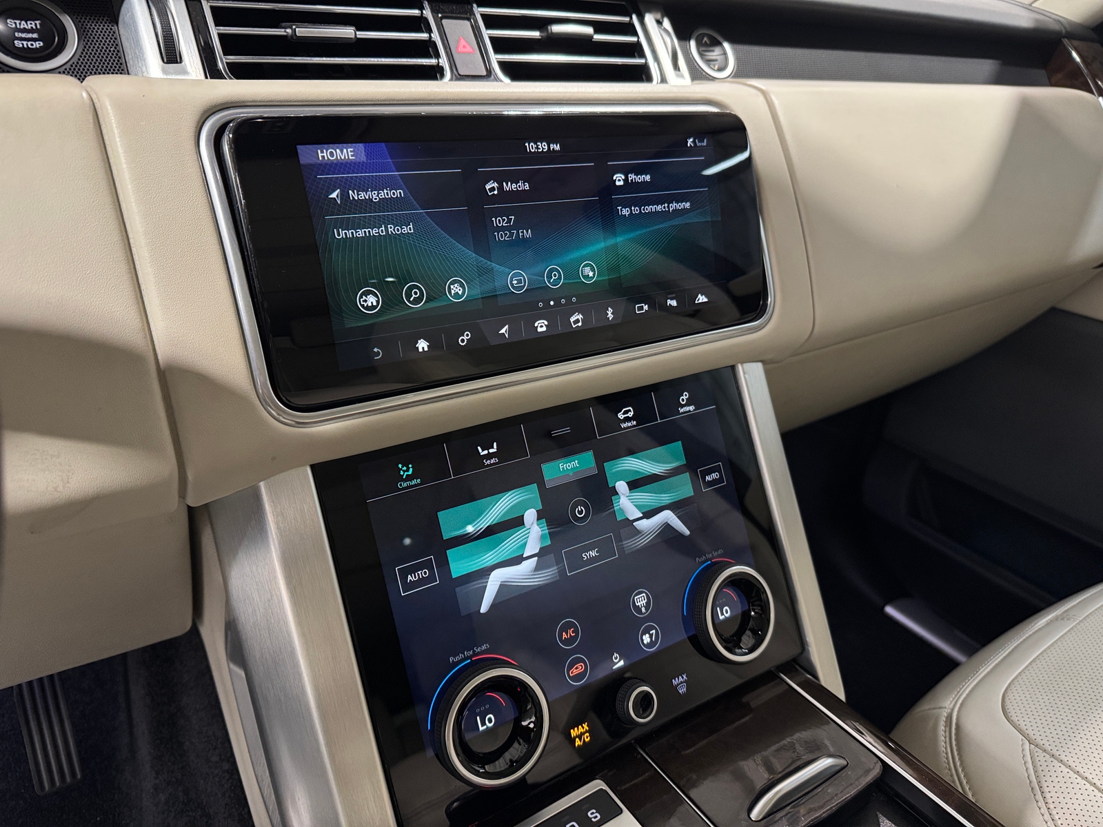 Thumbnail: 2020 Land Rover Range Rover - 4