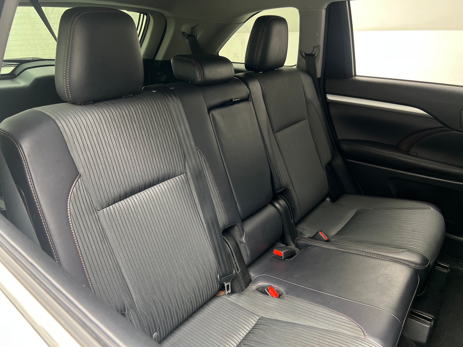 Thumbnail: 2016 Toyota Highlander - 6