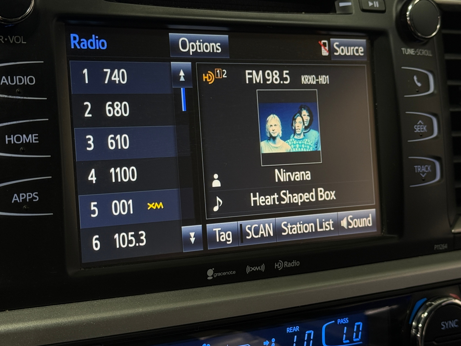 Thumbnail: 2016 Toyota Highlander - 4