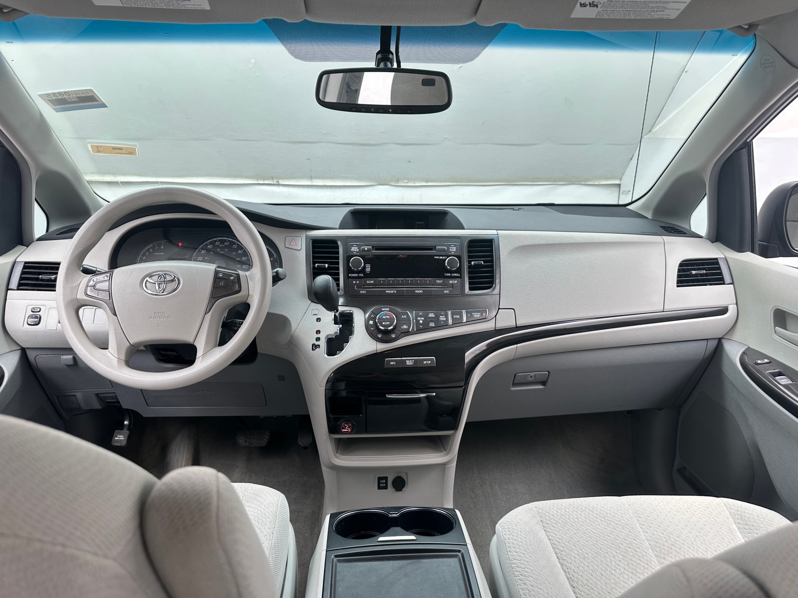 Thumbnail: 2013 Toyota Sienna - 3