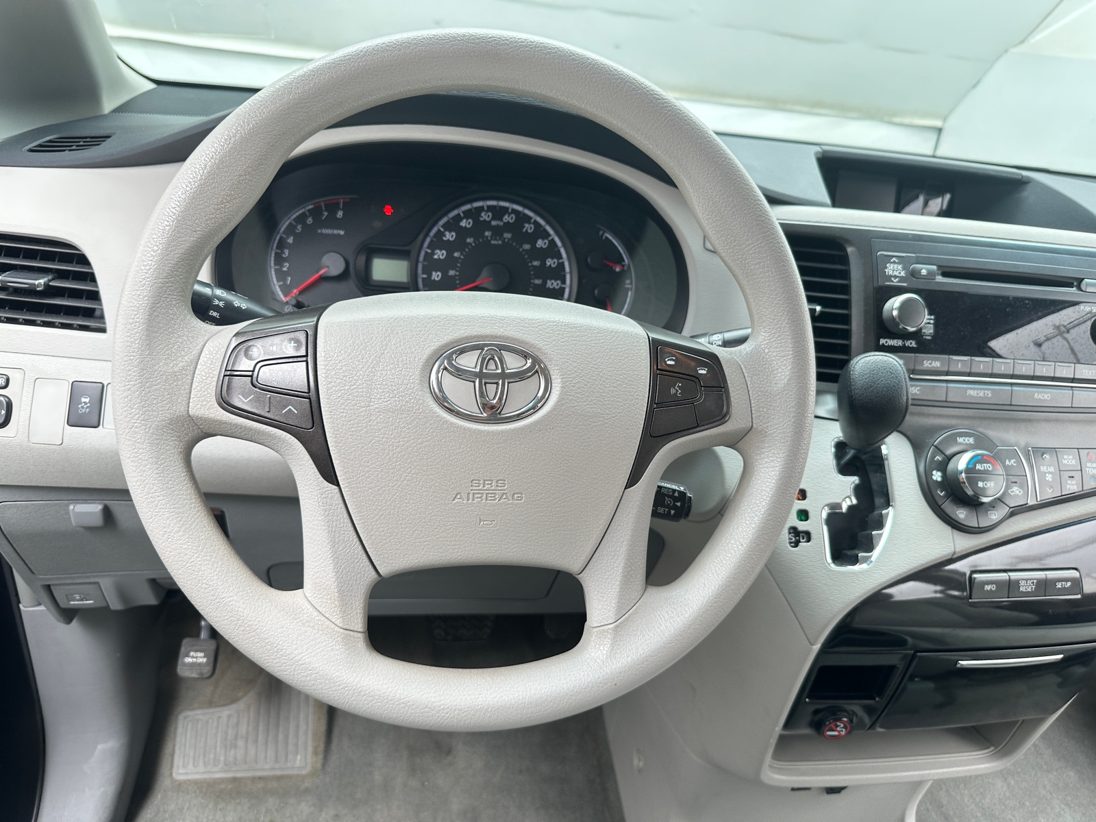 Thumbnail: 2013 Toyota Sienna - 5