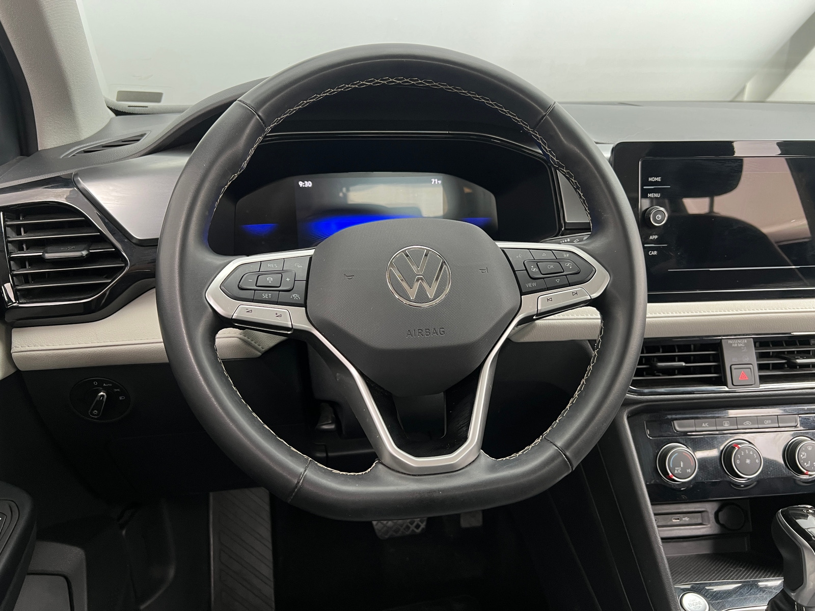 Thumbnail: 2025 Volkswagen Taos - 5