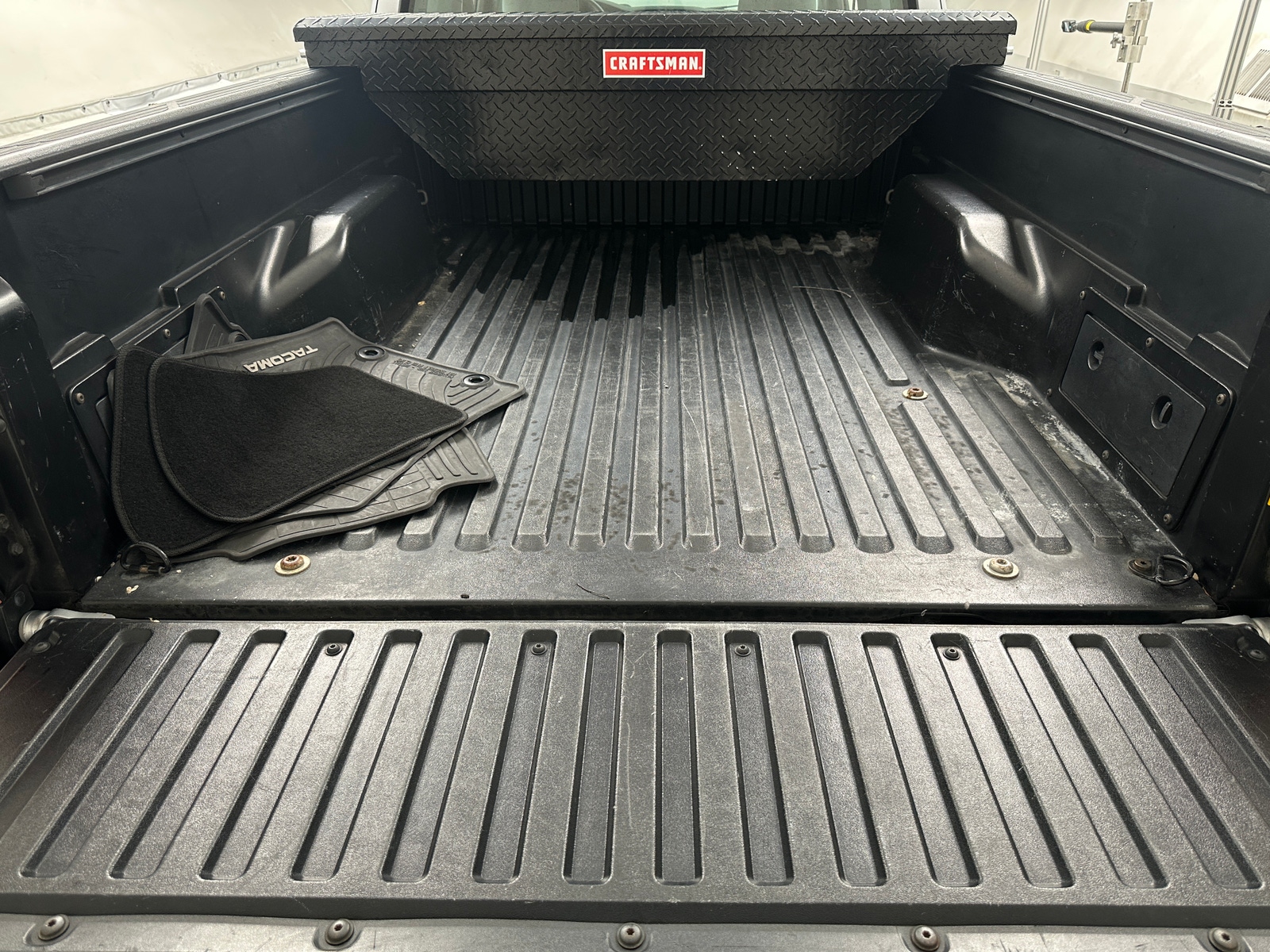 Thumbnail: 2015 Toyota Tacoma - 6