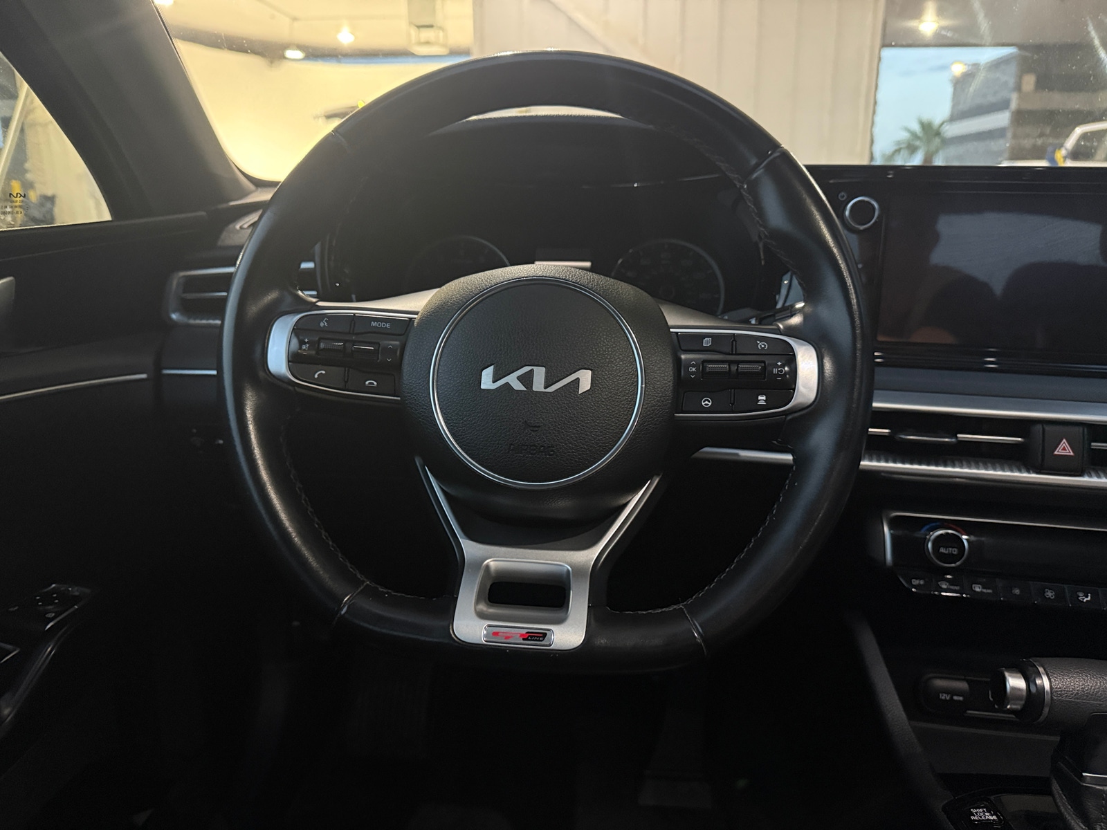 Thumbnail: 2022 Kia K5 - 4