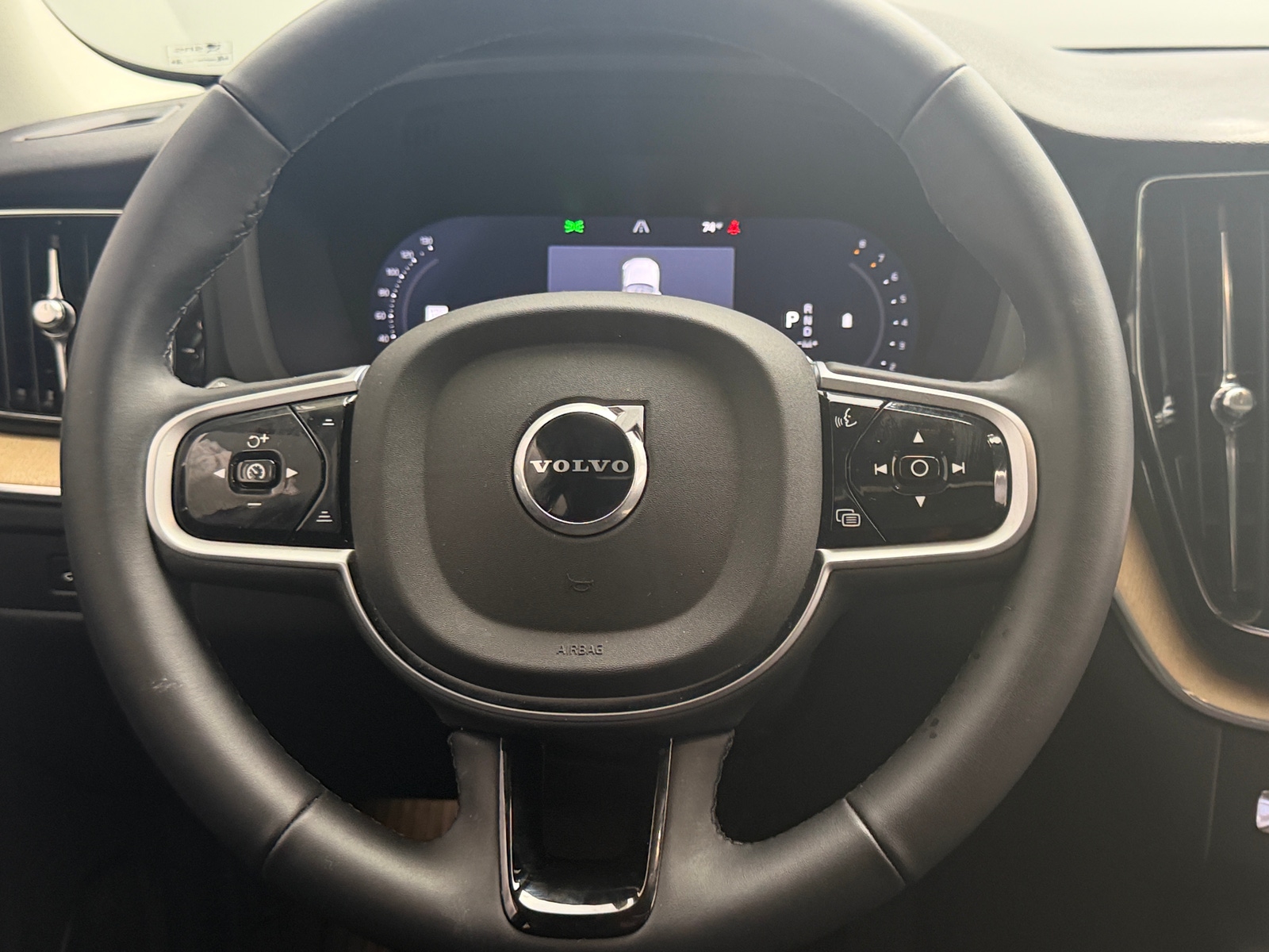 Thumbnail: 2026 Volvo XC60 - 5