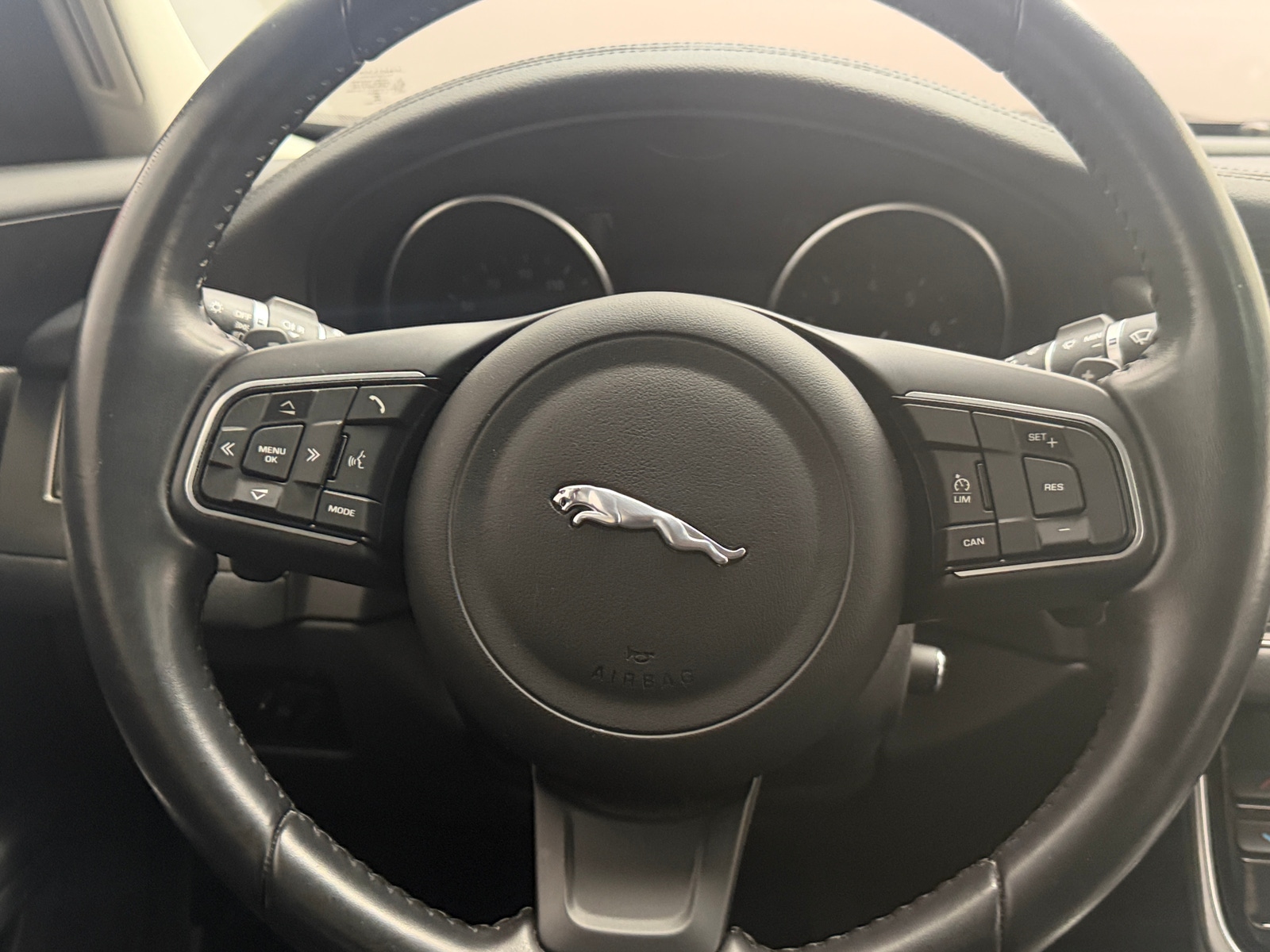 Thumbnail: 2018 Jaguar XF - 5