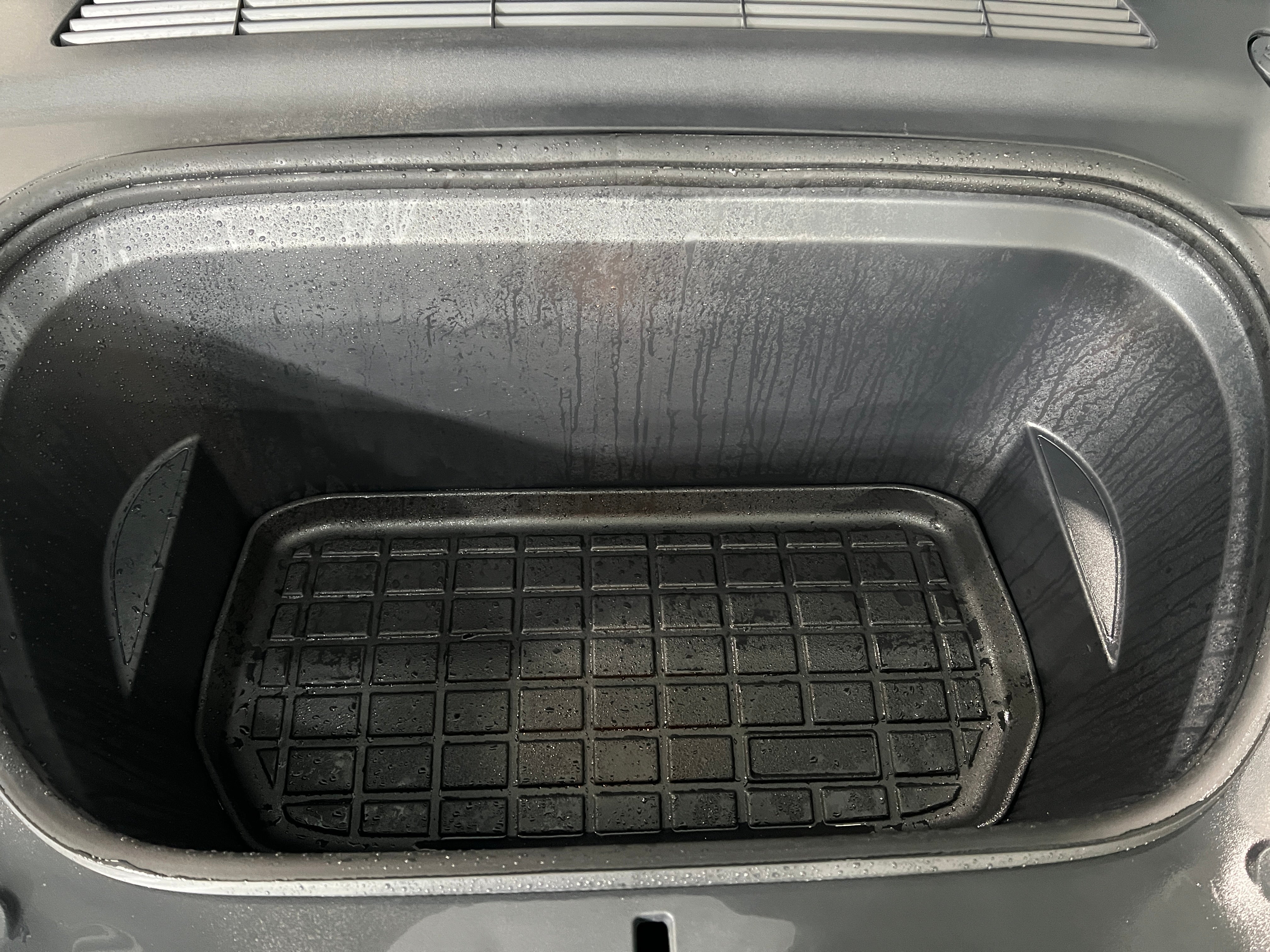 Used 2024 Tesla Model Y Long Range with VIN 7SAYGDEE4RA269238 for sale in Auburn, WA