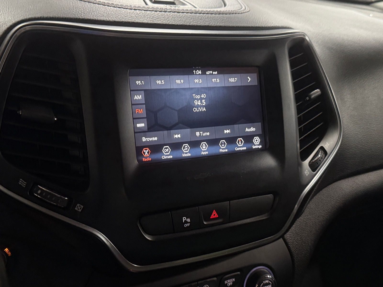 Thumbnail: 2019 Jeep Cherokee - 4