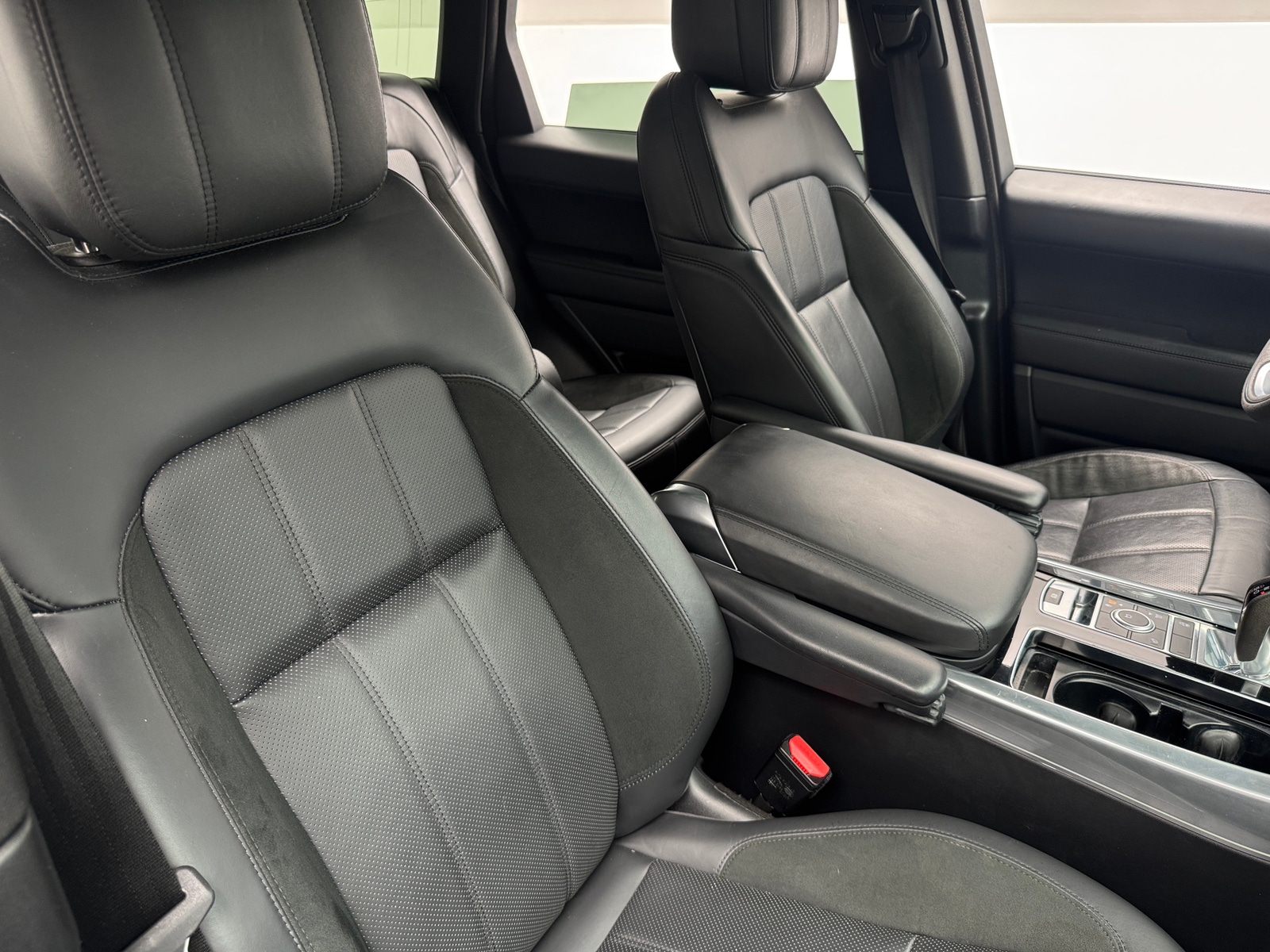 Thumbnail: 2021 Land Rover Range Rover Sport - 2