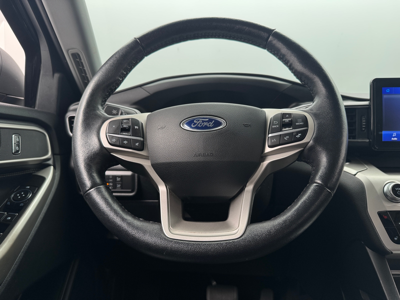 Thumbnail: 2021 Ford Explorer - 4