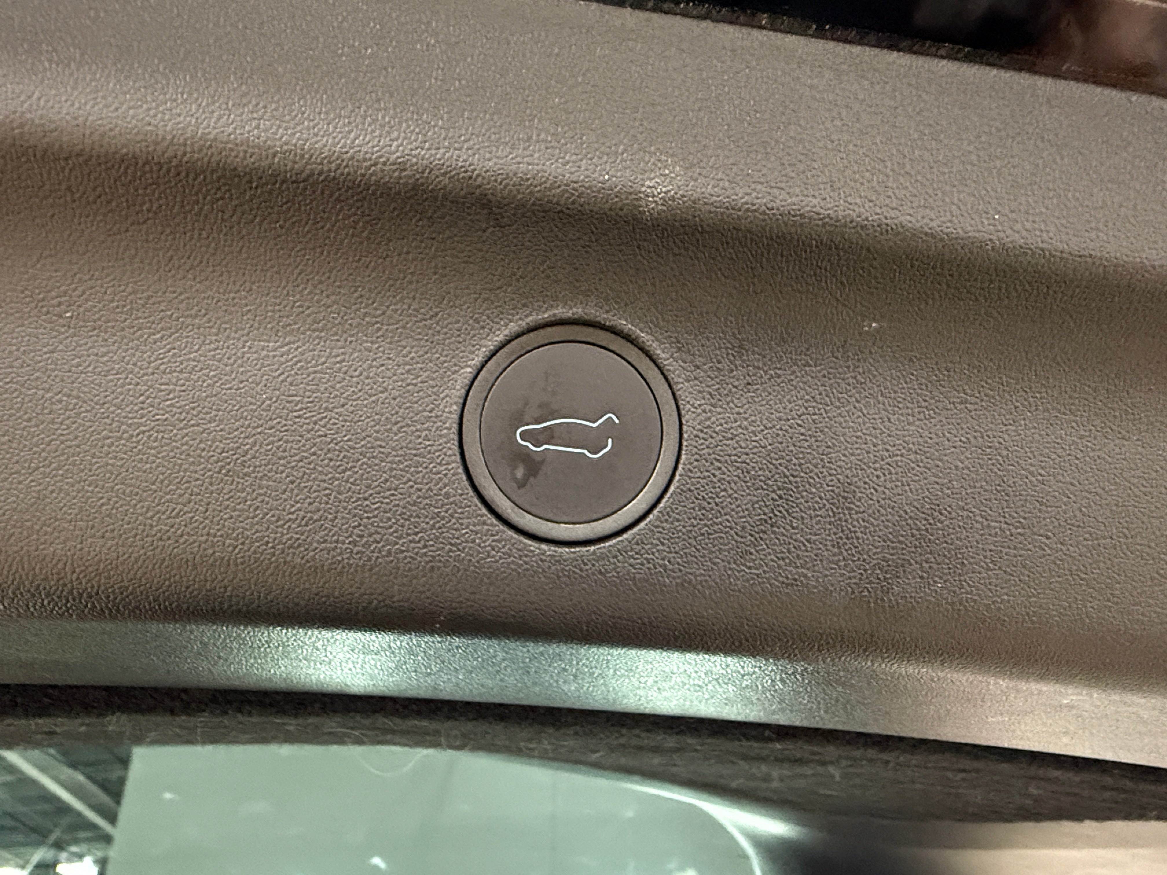 Used 2025 Tesla Model Y Long Range with VIN 7SAYGDEE3SF298979 for sale in Auburn, WA