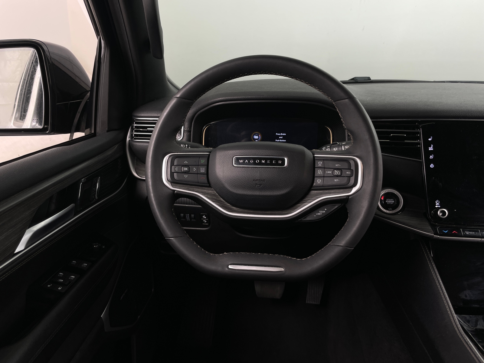 Thumbnail: 2024 Jeep Wagoneer - 4