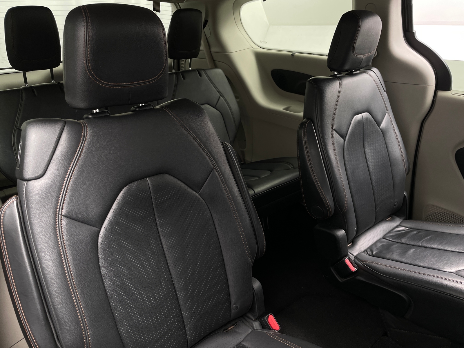 Thumbnail: 2018 Chrysler Pacifica - 5