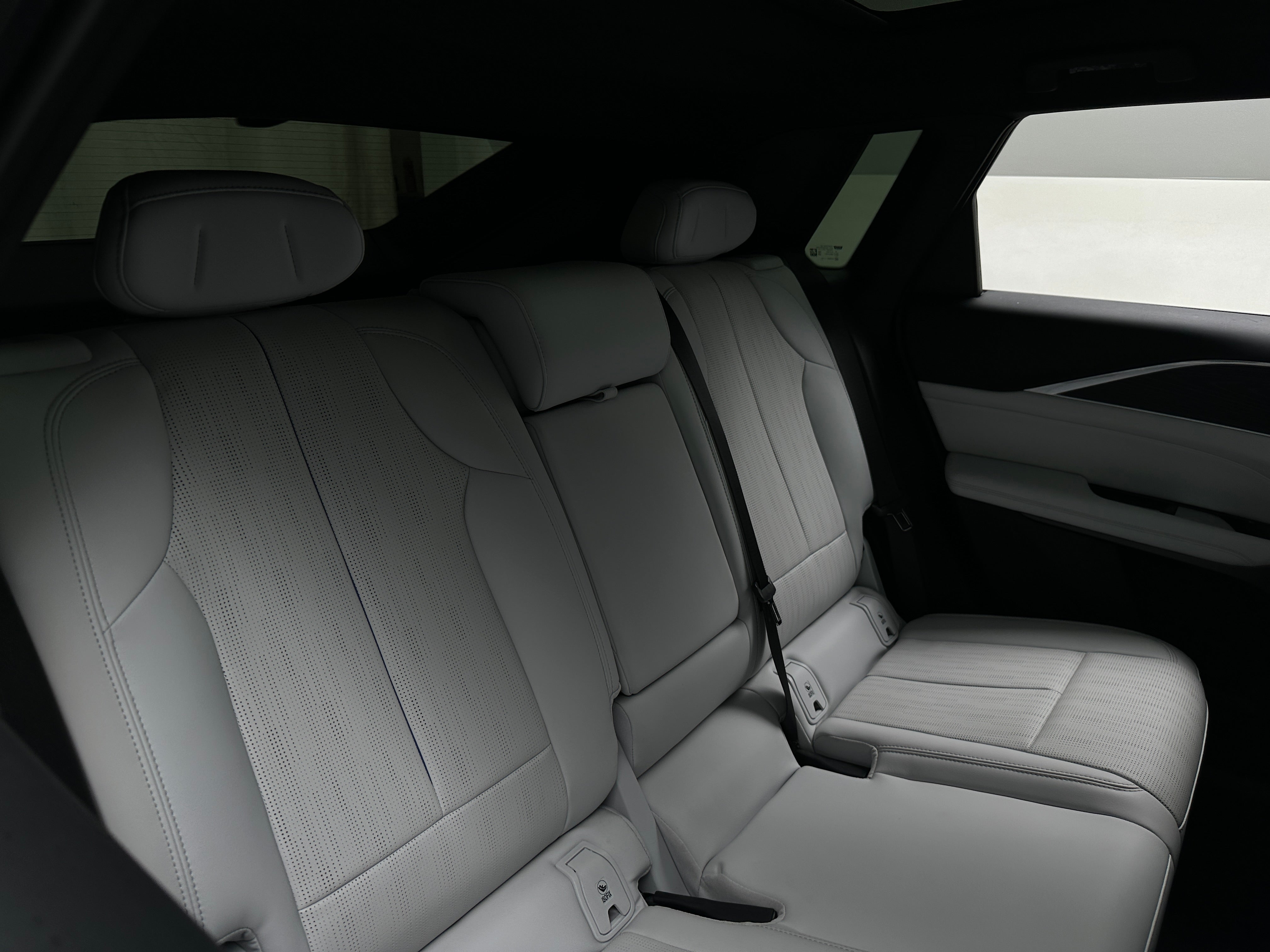 Used 2024 Cadillac LYRIQ Luxury 1 with VIN 1GYKPPRL2RZ138880 for sale in Auburn, WA