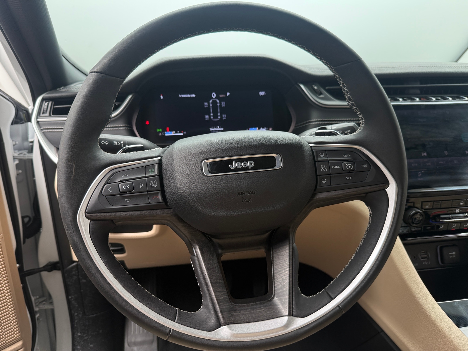 Thumbnail: 2024 Jeep Grand Cherokee L - 4