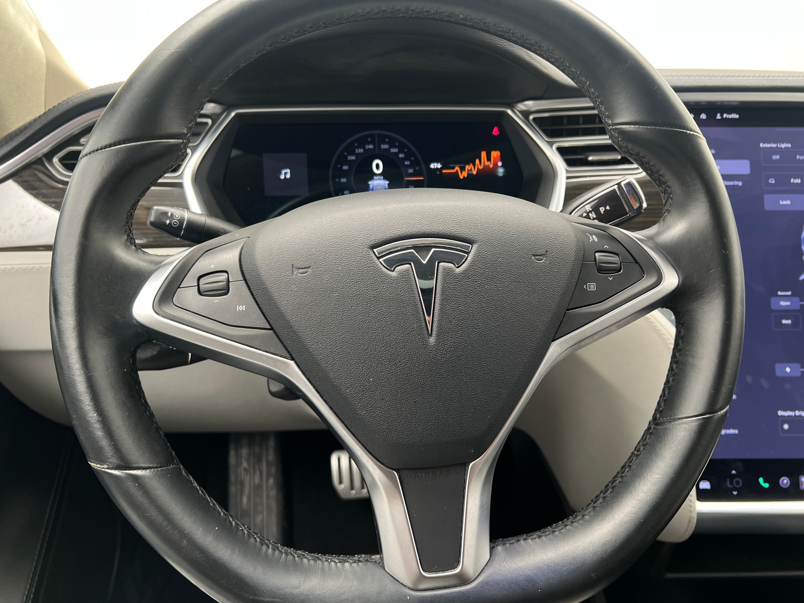 Thumbnail: 2014 Tesla Model S - 5