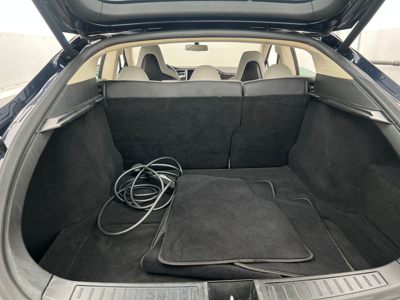 Thumbnail: 2014 Tesla Model S - 7