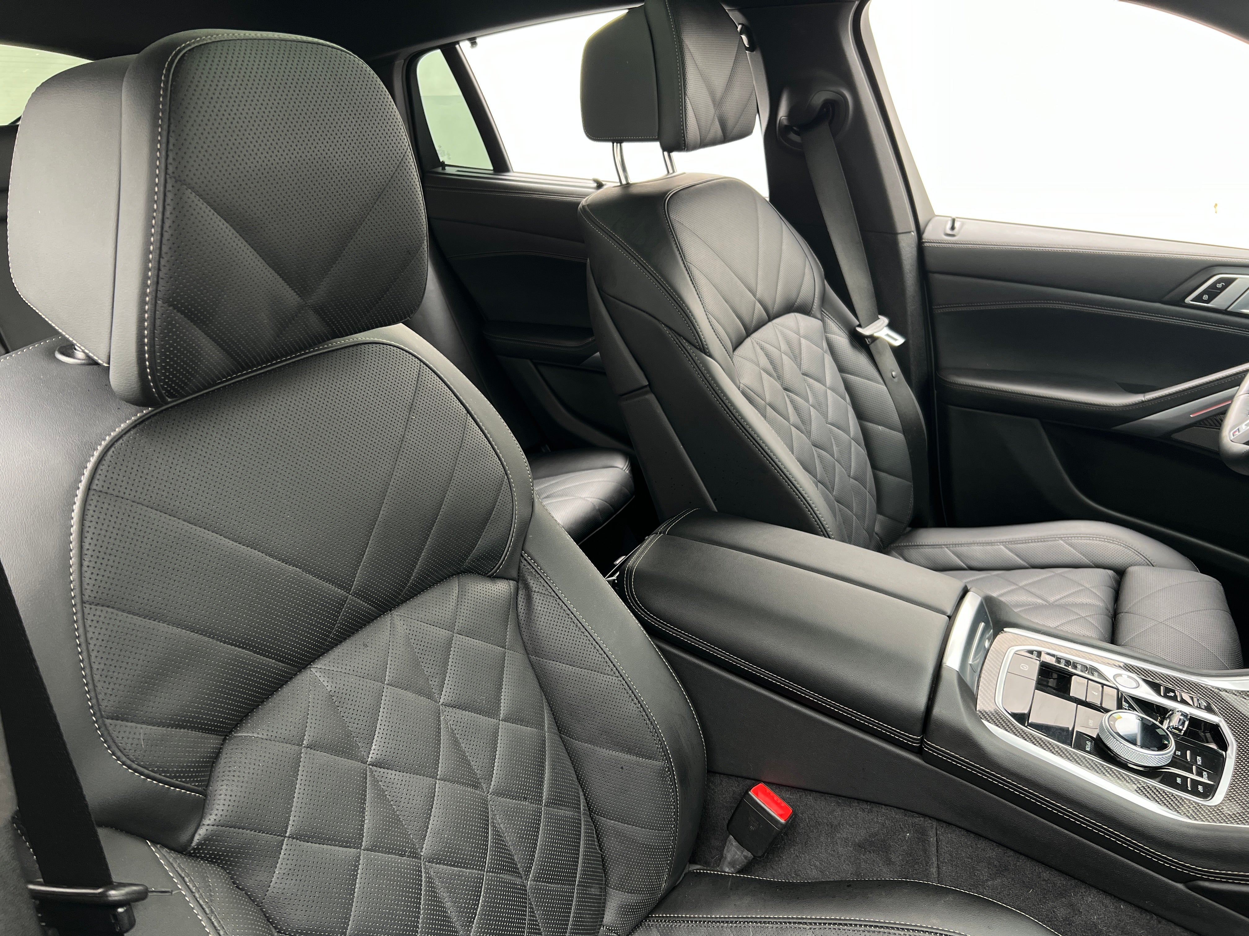 2025 BMW X6 M60i