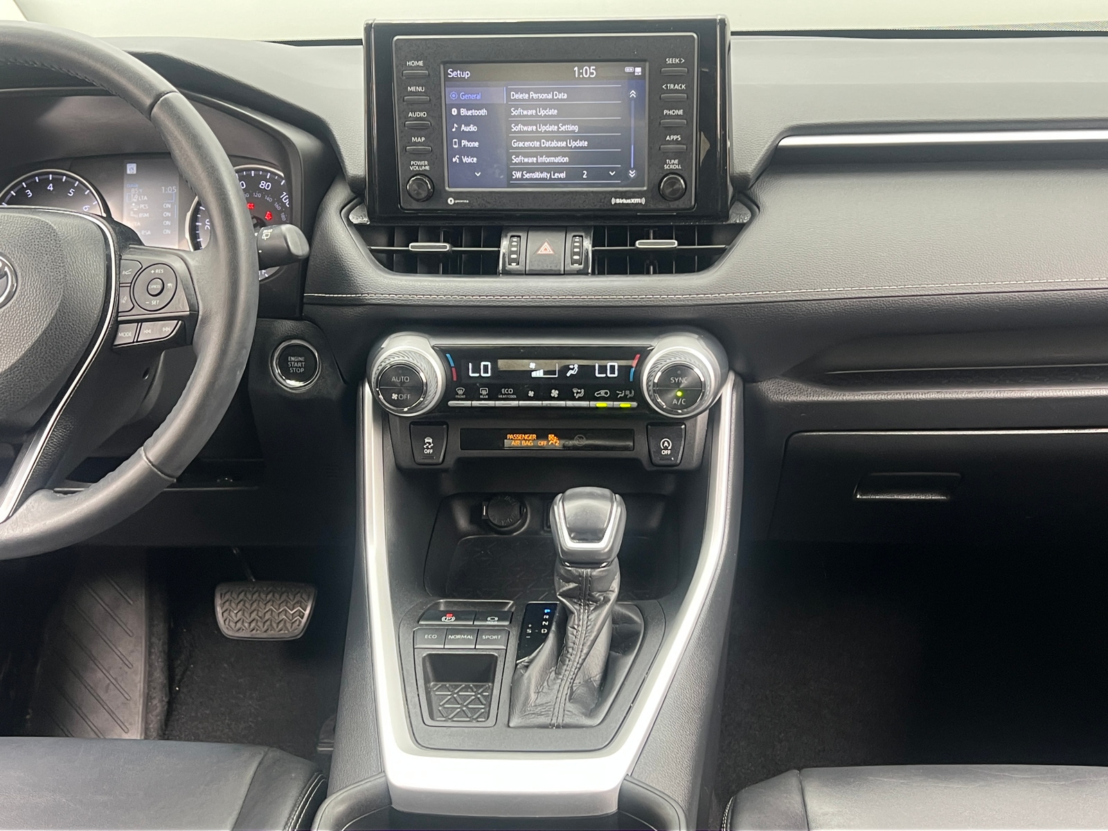 Thumbnail: 2021 Toyota RAV4 - 4
