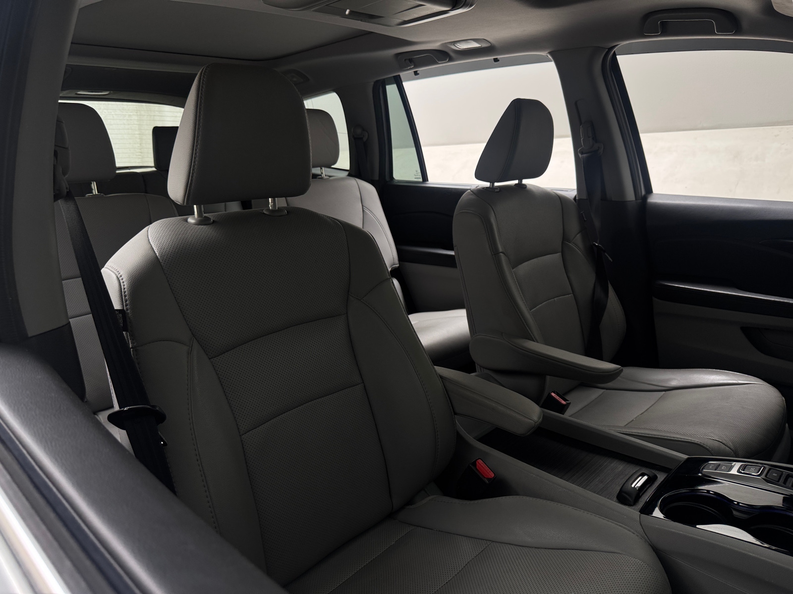 Thumbnail: 2017 Honda Pilot - 2