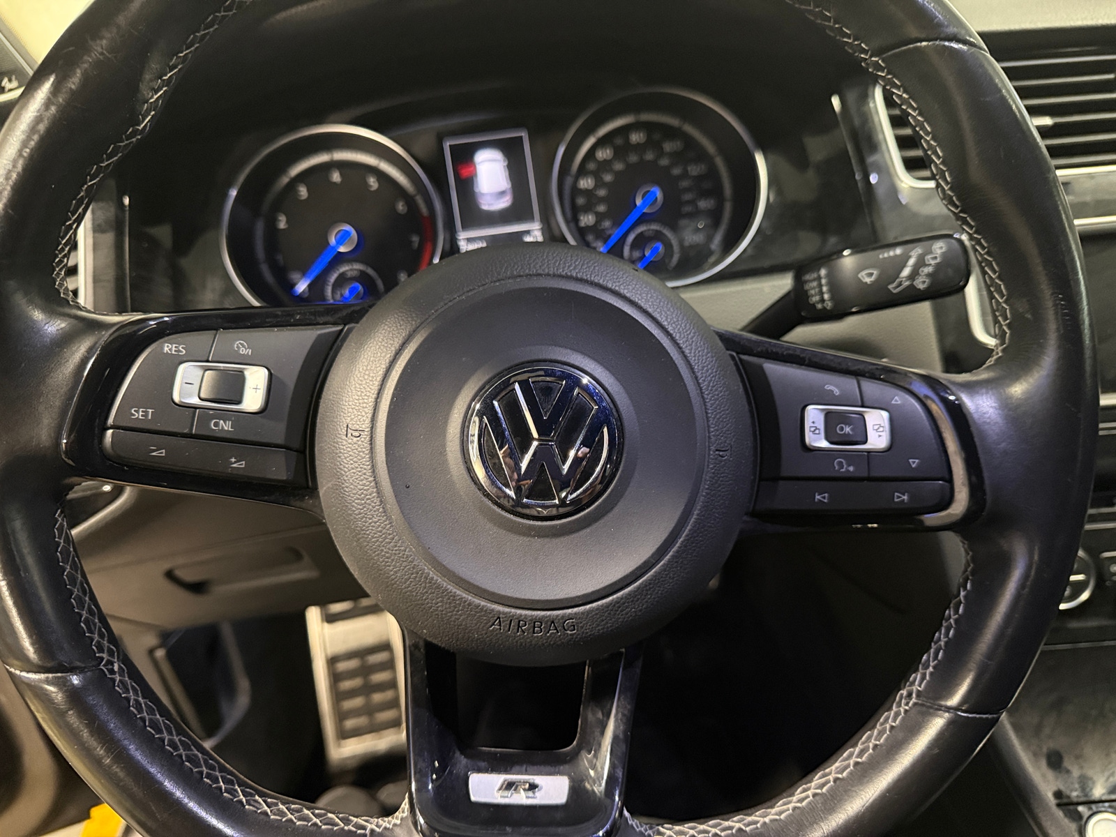Thumbnail: 2016 Volkswagen Golf - 5